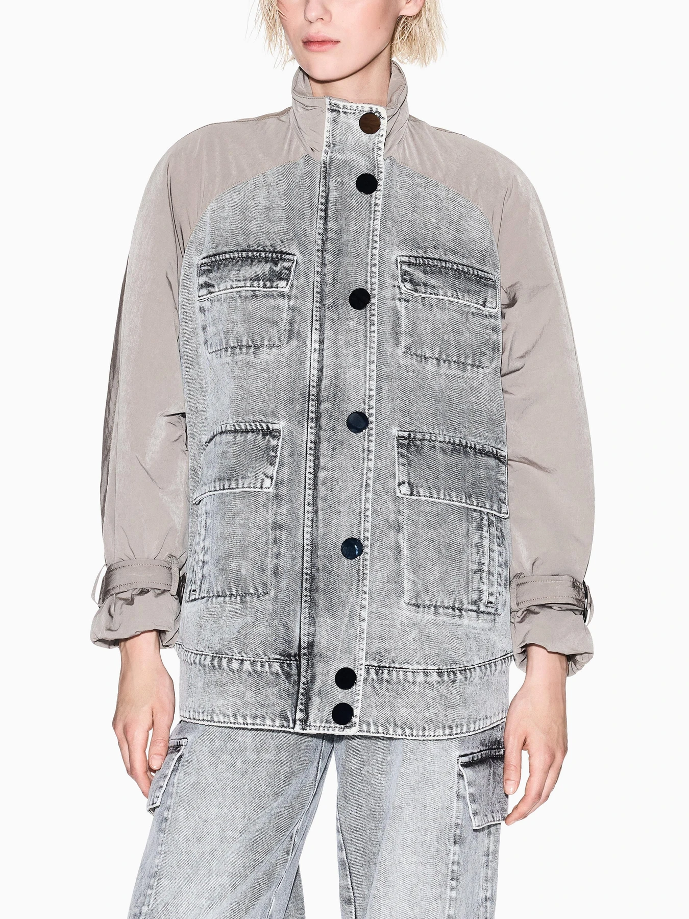 Куртки та дублянки Armani Exchange модель XW001393-AF16176-M6099 Куртки та дублянки Armani Exchange модель XW001393-AF16176-M6099 Фото