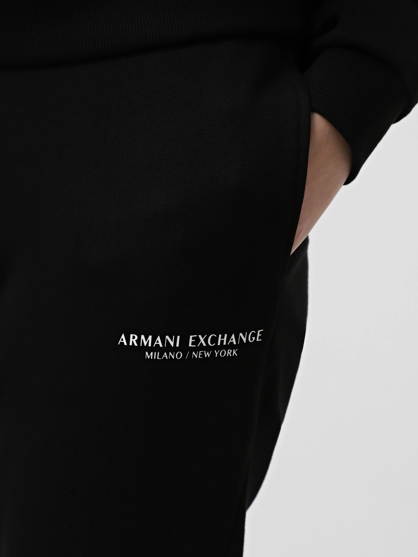 Штани Armani Exchange модель XW001454-AF10830-UC001 Штани Armani Exchange модель XW001454-AF10830-UC001 Фото