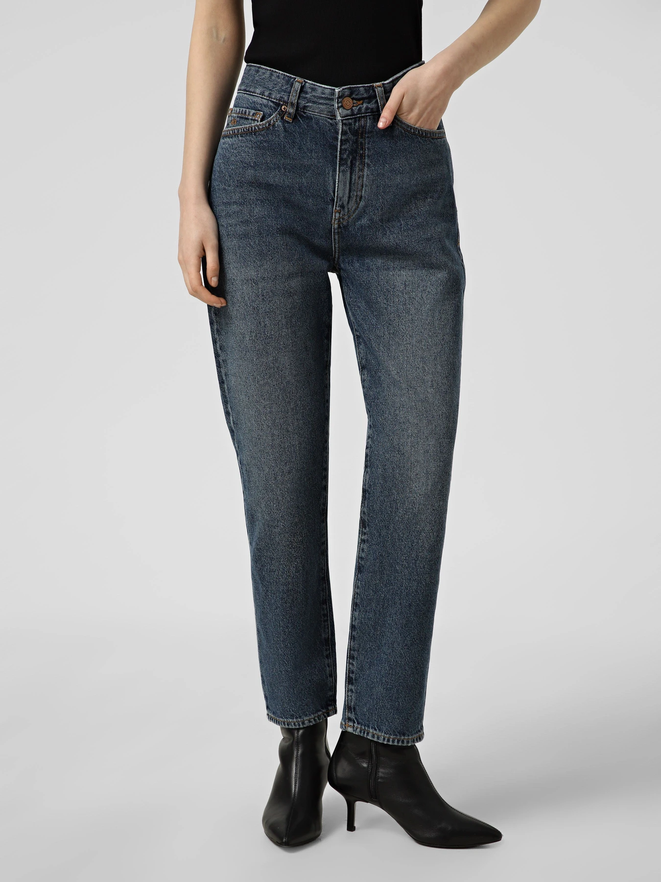 Джинсы Armani Exchange модель XW000073-AF21886-MB001 Джинсы Armani Exchange модель XW000073-AF21886-MB001 Фото