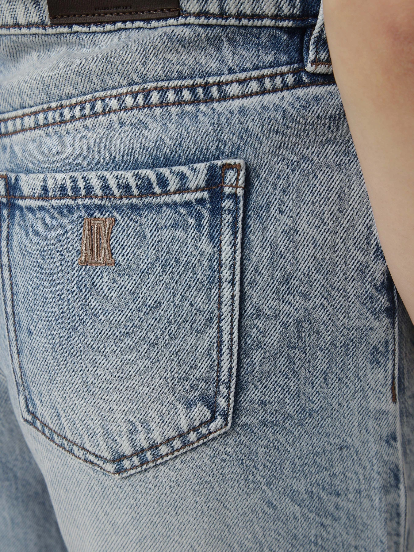 Джинси Armani Exchange модель XW001184-AF21338-MB001 Джинси Armani Exchange модель XW001184-AF21338-MB001 Фото