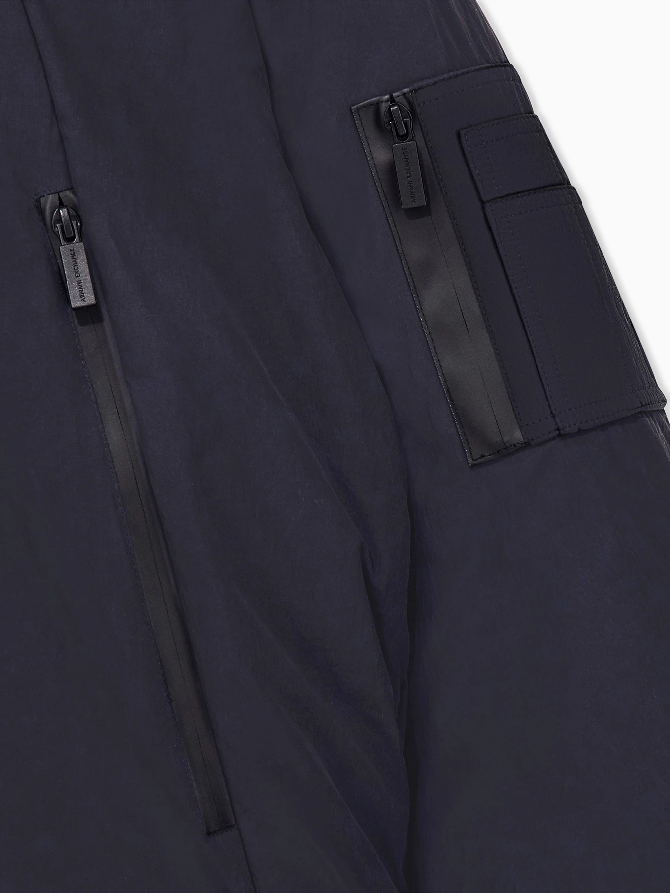 Куртки и дубленки Armani Exchange модель XW002431-AF26072-UC001 Куртки и дубленки Armani Exchange модель XW002431-AF26072-UC001 Фото