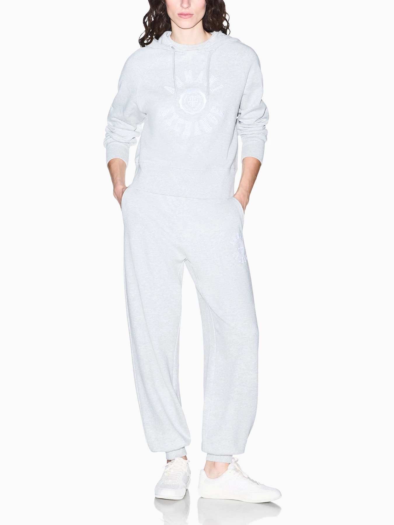 Худі та світшоти Armani Exchange модель XW002657-AF25527-O8019 Худі та світшоти Armani Exchange модель XW002657-AF25527-O8019 Фото
