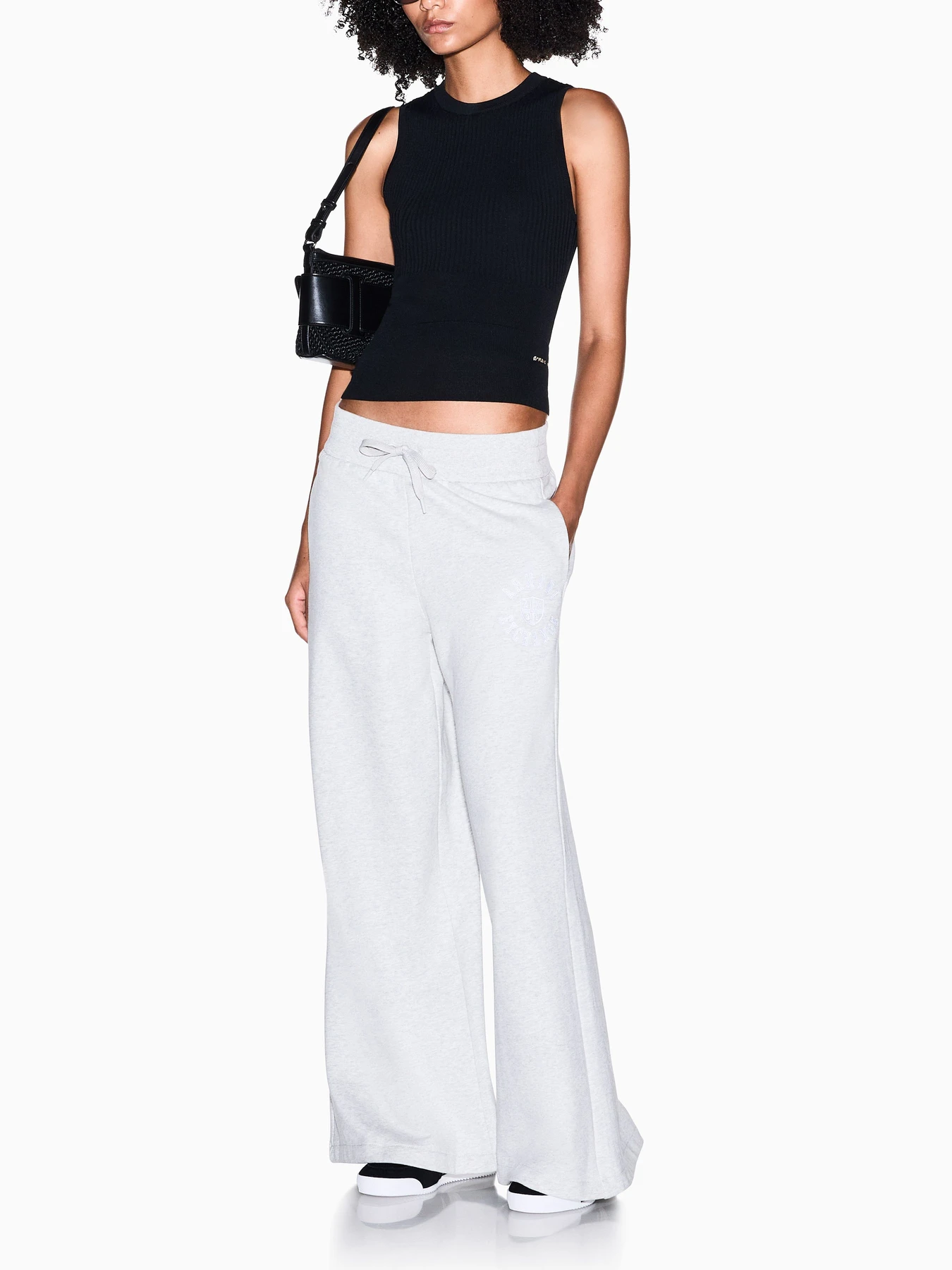 Брюки Armani Exchange модель XW002663-AF25527-O8019 Брюки Armani Exchange модель XW002663-AF25527-O8019 Фото