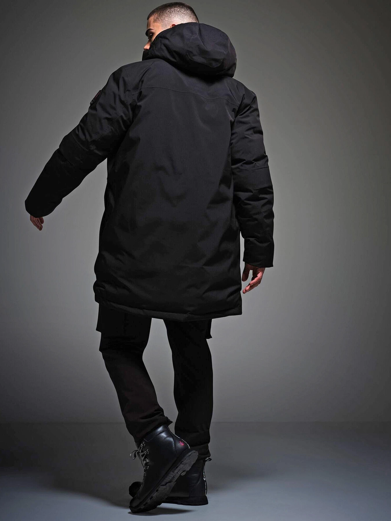 Куртки та дублянки Regatta CLR Laurus Pad WP модель RMP368-800 Чорний Куртки та дублянки Regatta CLR Laurus Pad WP модель RMP368-800 Чорний Фото