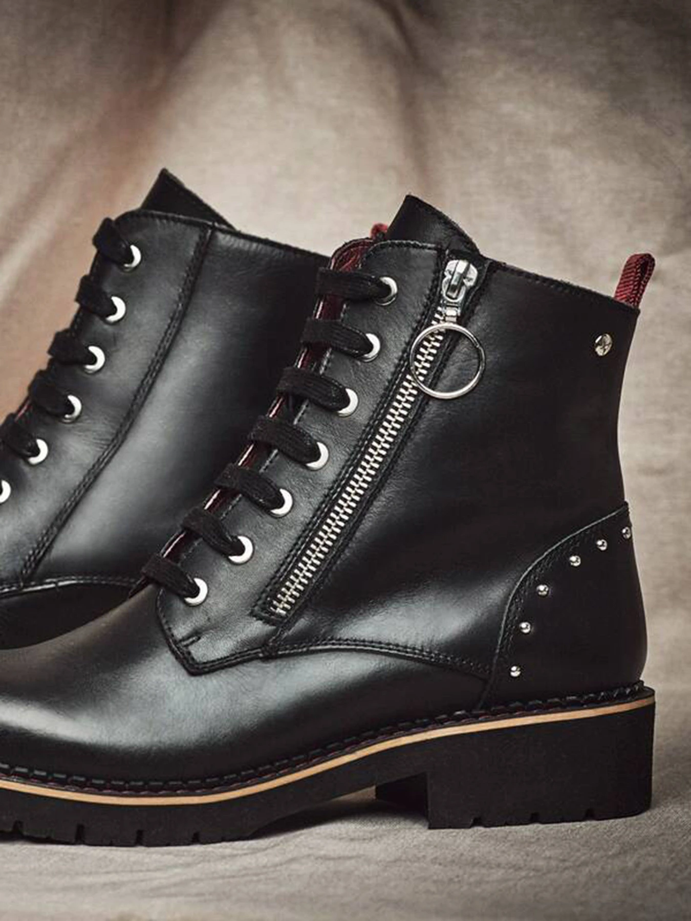 Ботинки и сапоги PIKOLINOS Vicar модель W0V-8610-BLACK Ботинки и сапоги PIKOLINOS Vicar модель W0V-8610-BLACK Фото