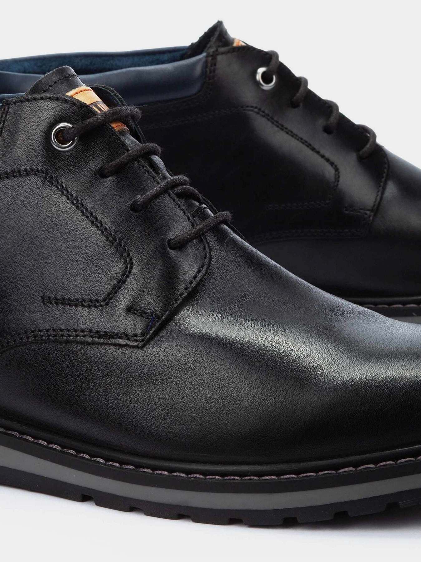 Ботинки и сапоги PIKOLINOS Berna модель M8J-8181С1-BLACK Ботинки и сапоги PIKOLINOS Berna модель M8J-8181С1-BLACK Фото