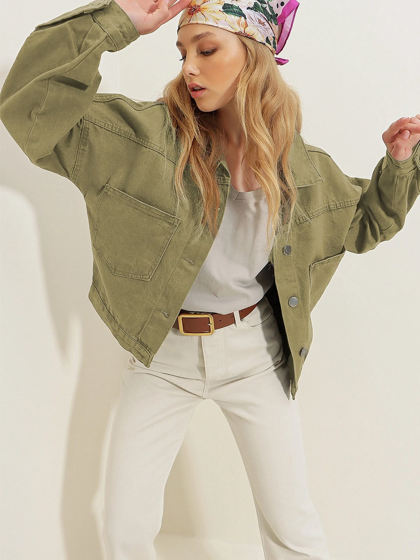 Куртки и дубленки Trend Alacati Stili модель ALC-X3631-RV/NEFTI HAKI Куртки и дубленки Trend Alacati Stili модель ALC-X3631-RV/NEFTI HAKI Фото