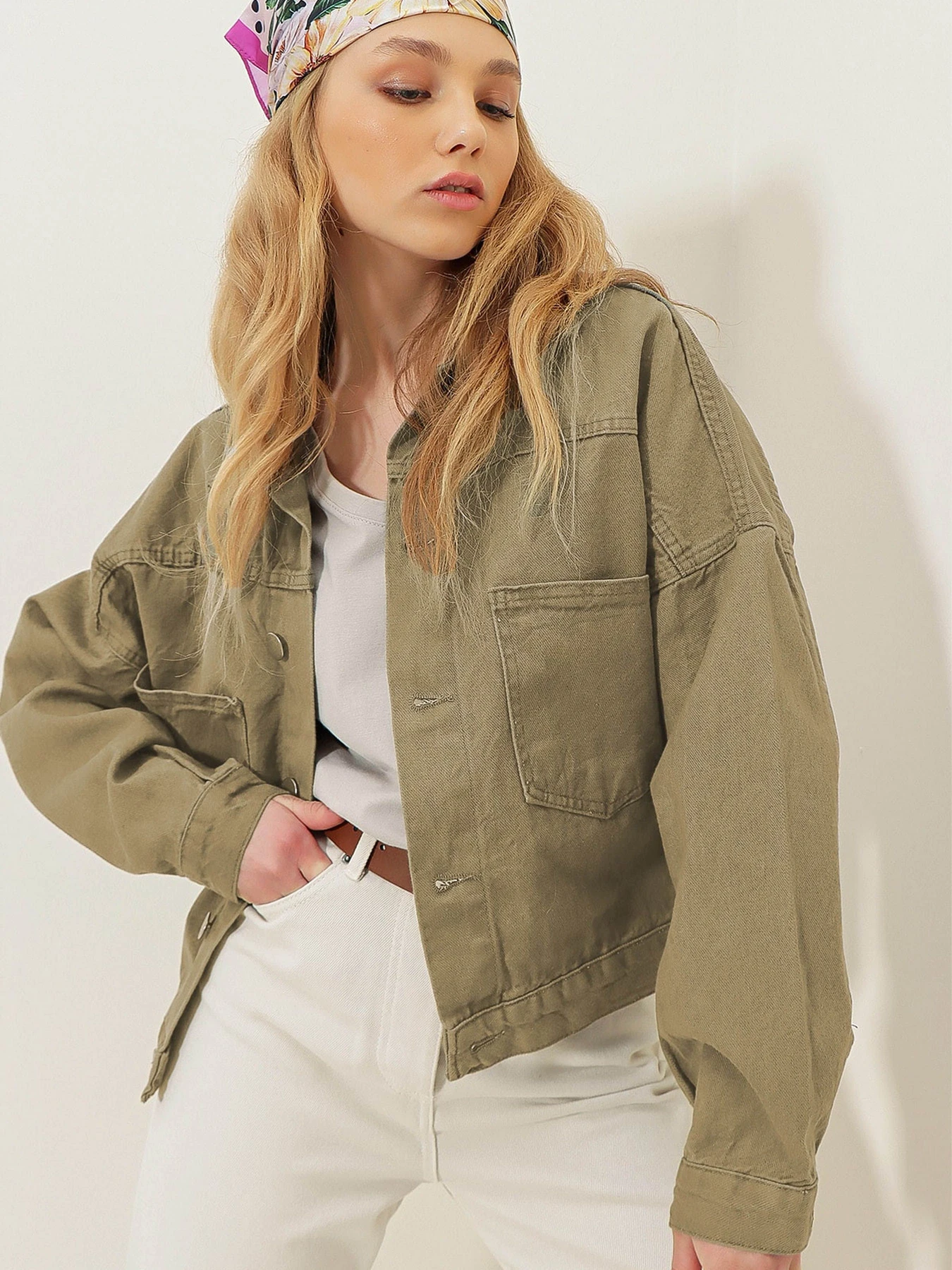 Куртки и дубленки Trend Alacati Stili модель ALC-X3631-RV/NEFTI HAKI Куртки и дубленки Trend Alacati Stili модель ALC-X3631-RV/NEFTI HAKI Фото