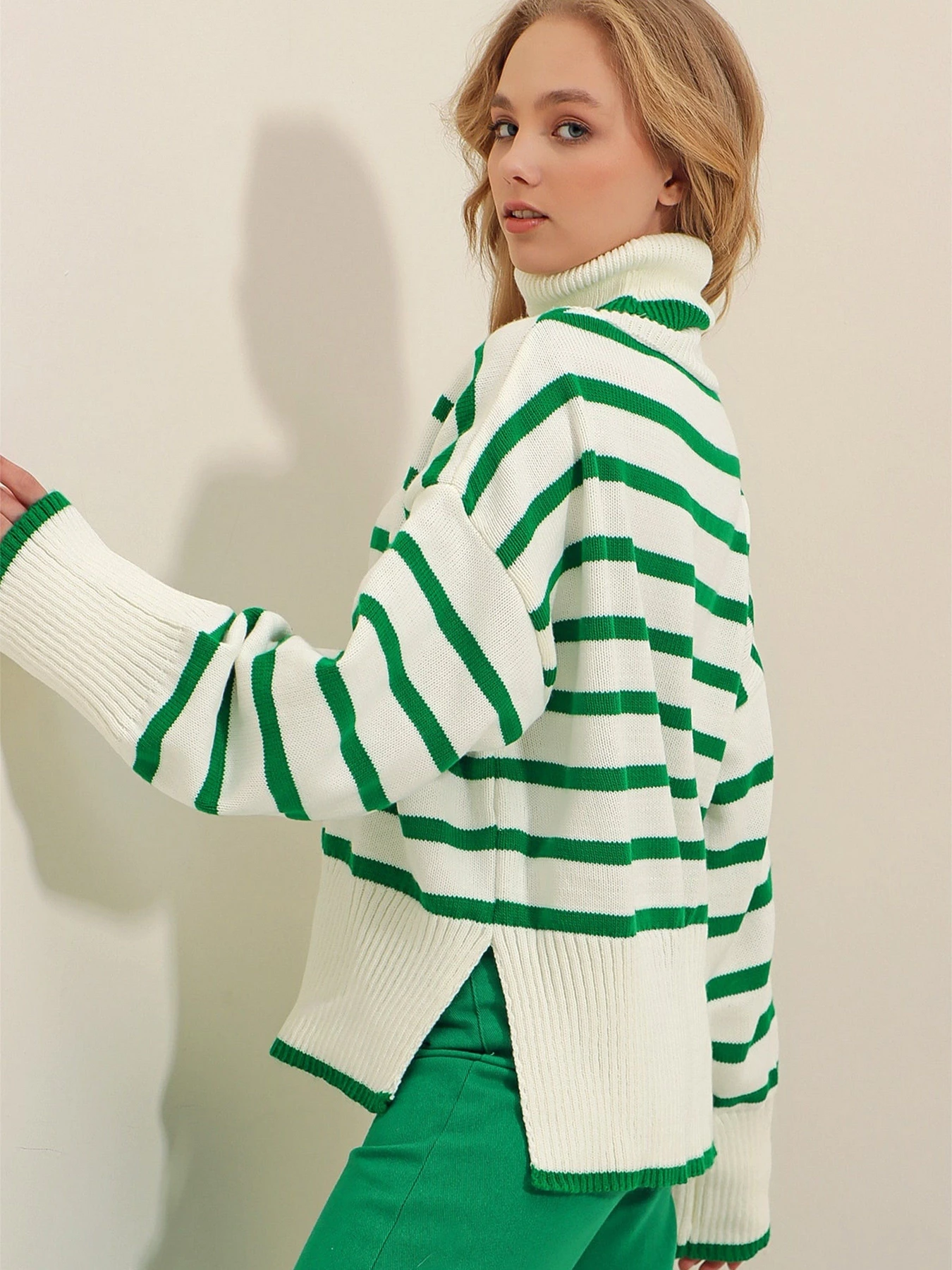 Свитры и кардиганы Trend Alacati Stili модель ALC-X7436/YESIL Свитры и кардиганы Trend Alacati Stili модель ALC-X7436/YESIL Фото