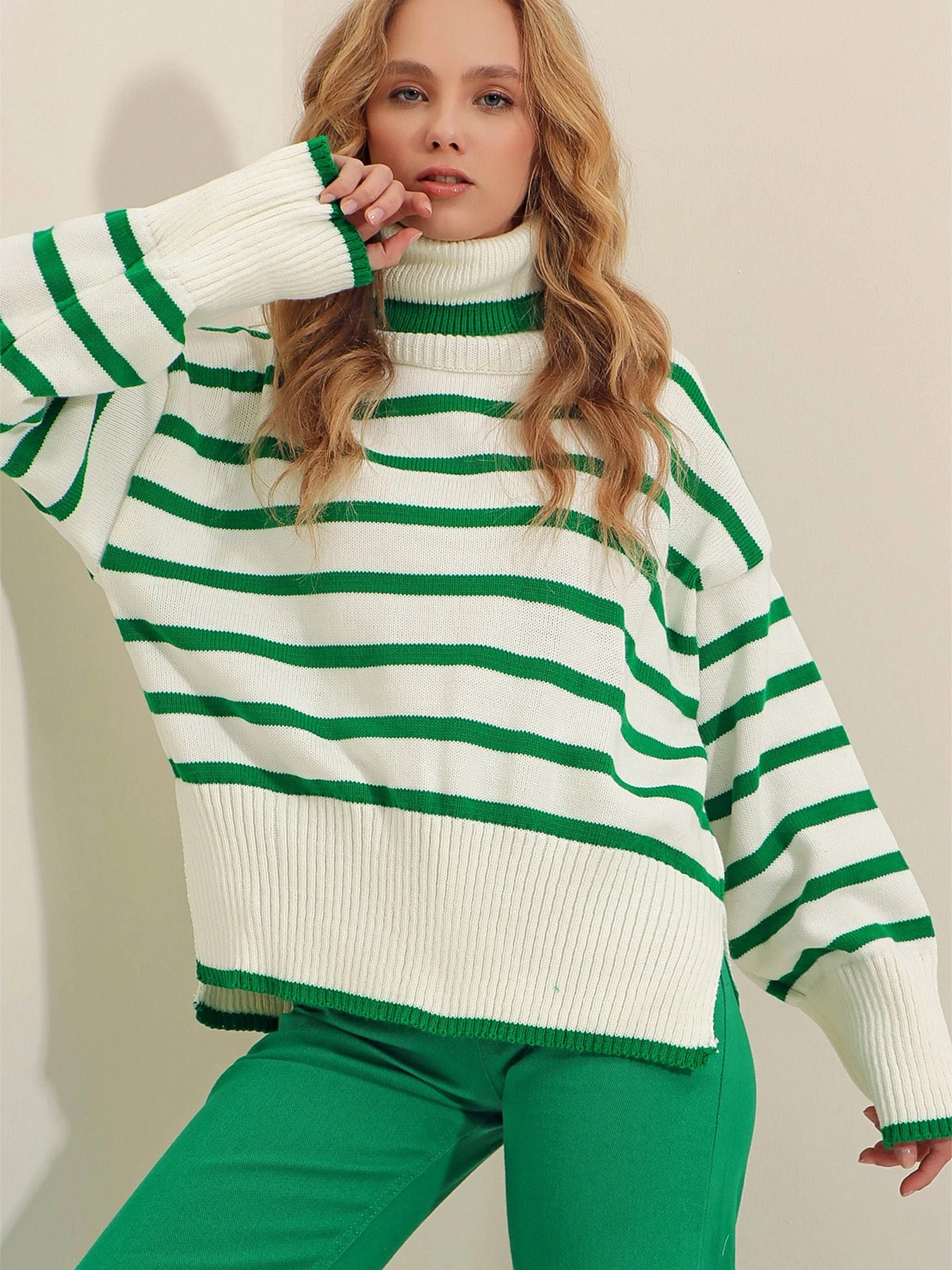 Свитры и кардиганы Trend Alacati Stili модель ALC-X7436/YESIL Свитры и кардиганы Trend Alacati Stili модель ALC-X7436/YESIL Фото