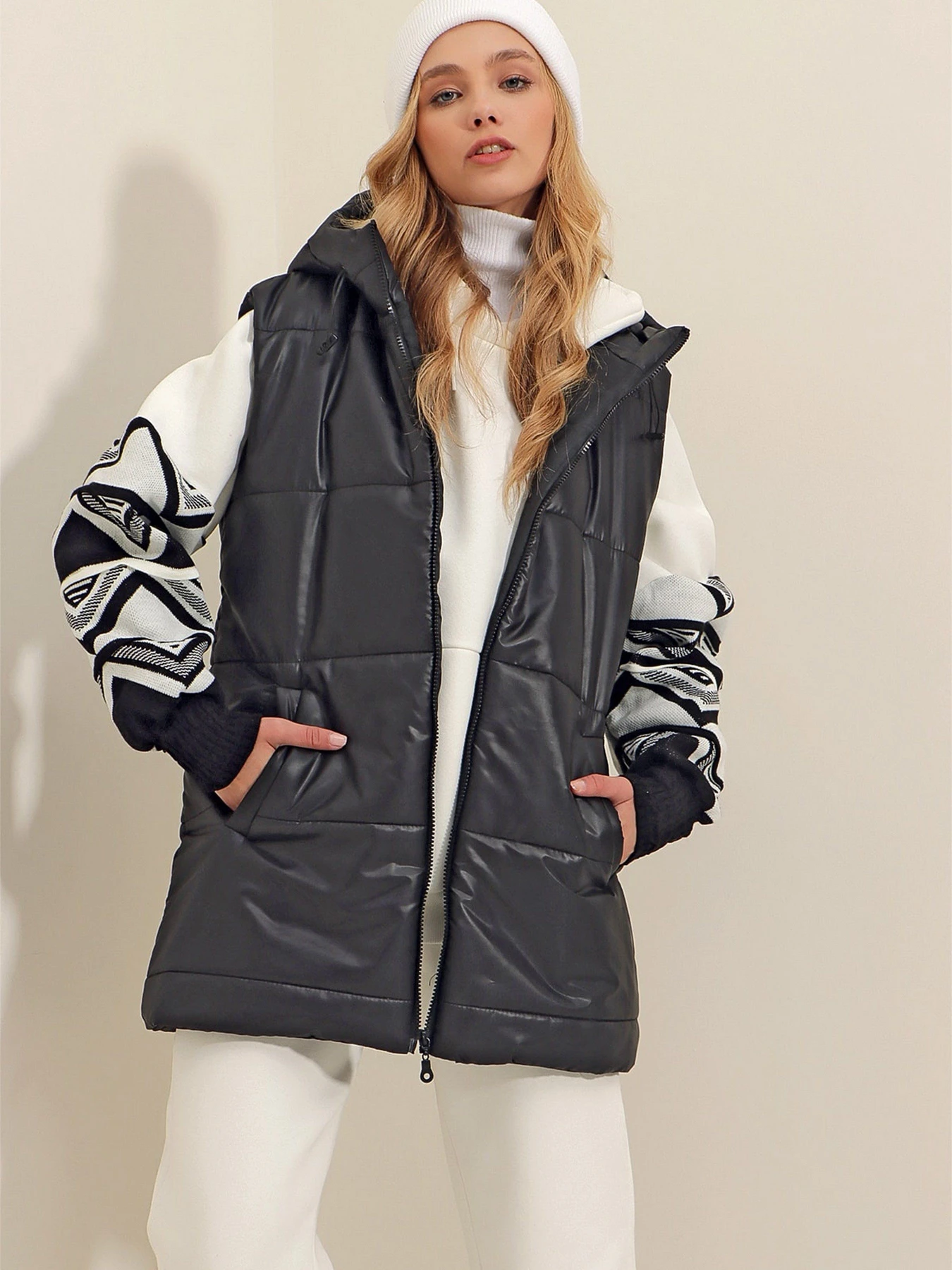 Куртки и дубленки Trend Alacati Stili модель ALC-X9455/SIYAH Куртки и дубленки Trend Alacati Stili модель ALC-X9455/SIYAH Фото
