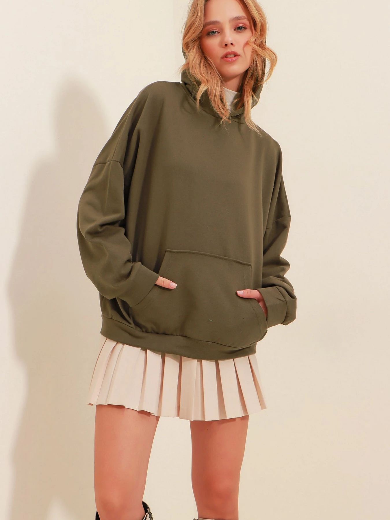 Худи и свитшоты Trend Alacati Stili модель ALC-531-009/HAKi Худи и свитшоты Trend Alacati Stili модель ALC-531-009/HAKi Фото