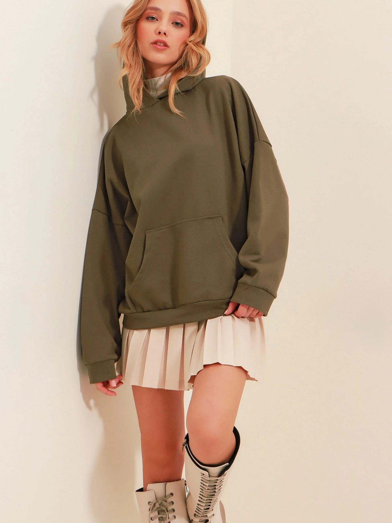 Худи и свитшоты Trend Alacati Stili модель ALC-531-009/HAKi Худи и свитшоты Trend Alacati Stili модель ALC-531-009/HAKi Фото