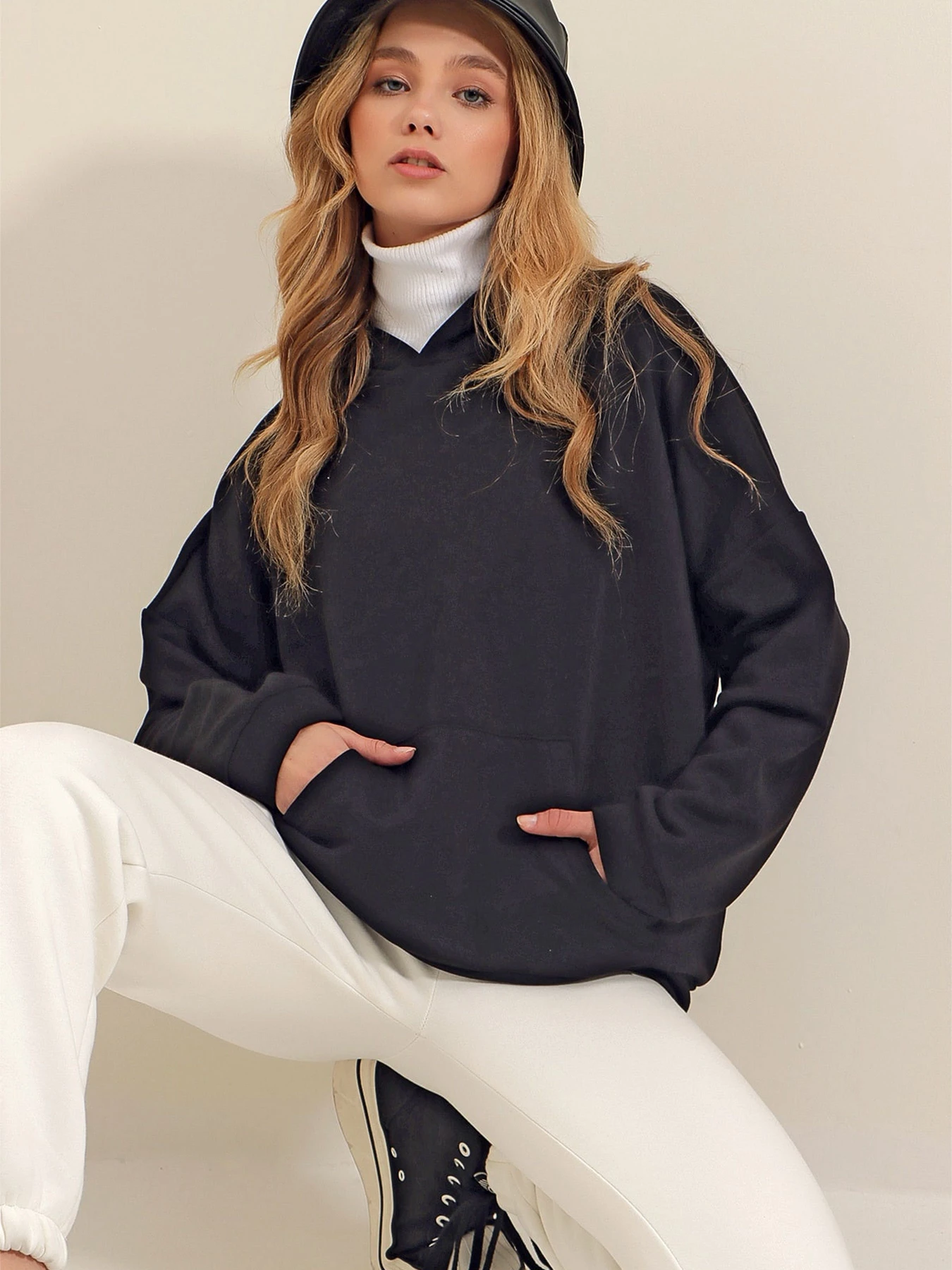 Худі та світшоти Trend Alacati Stili модель ALC-531-009/SiYAH Худі та світшоти Trend Alacati Stili модель ALC-531-009/SiYAH Фото