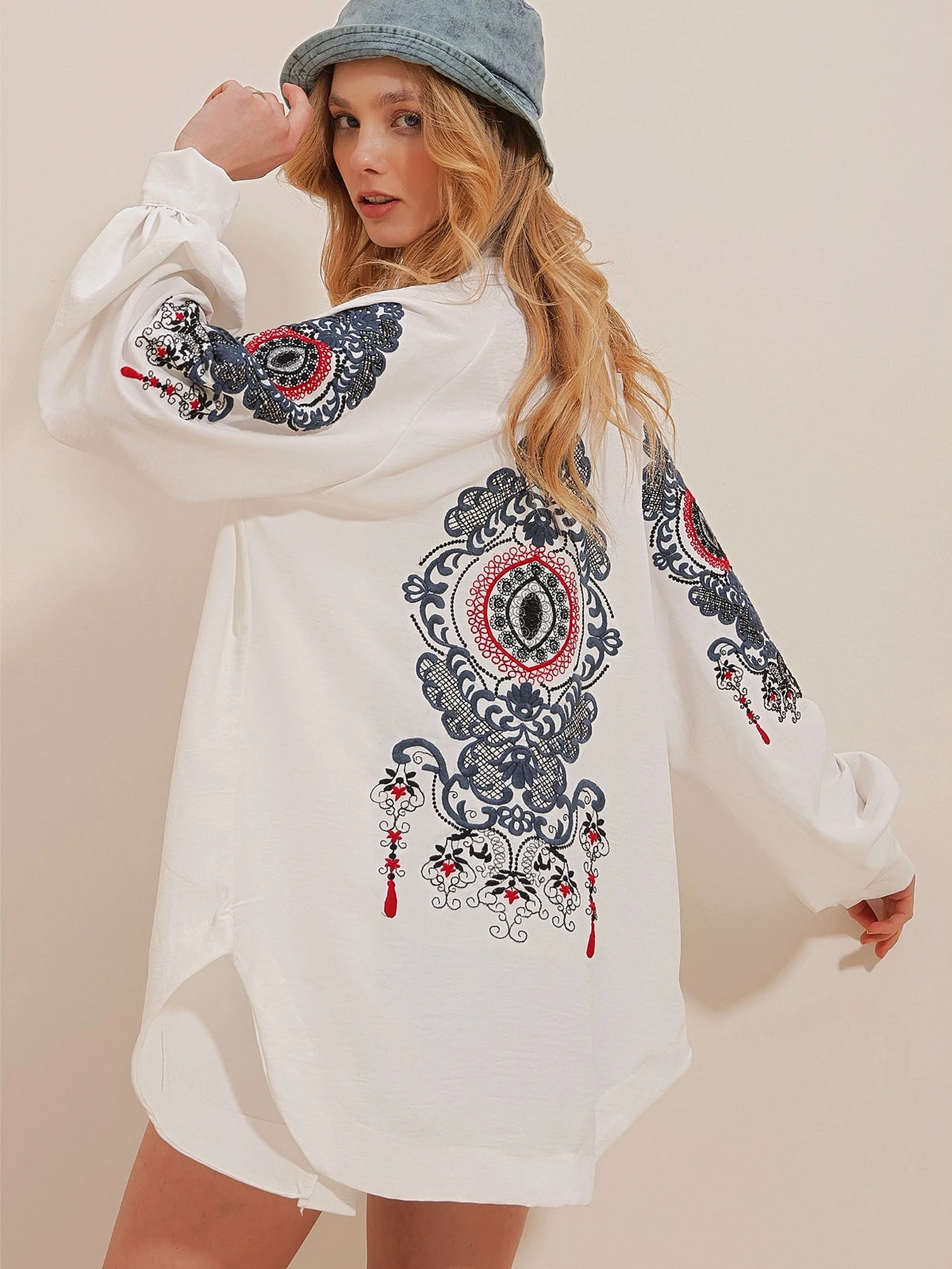 Рубашки Trend Alacati Stili модель ALC-X10026BEYAZ Рубашки Trend Alacati Stili модель ALC-X10026BEYAZ Фото