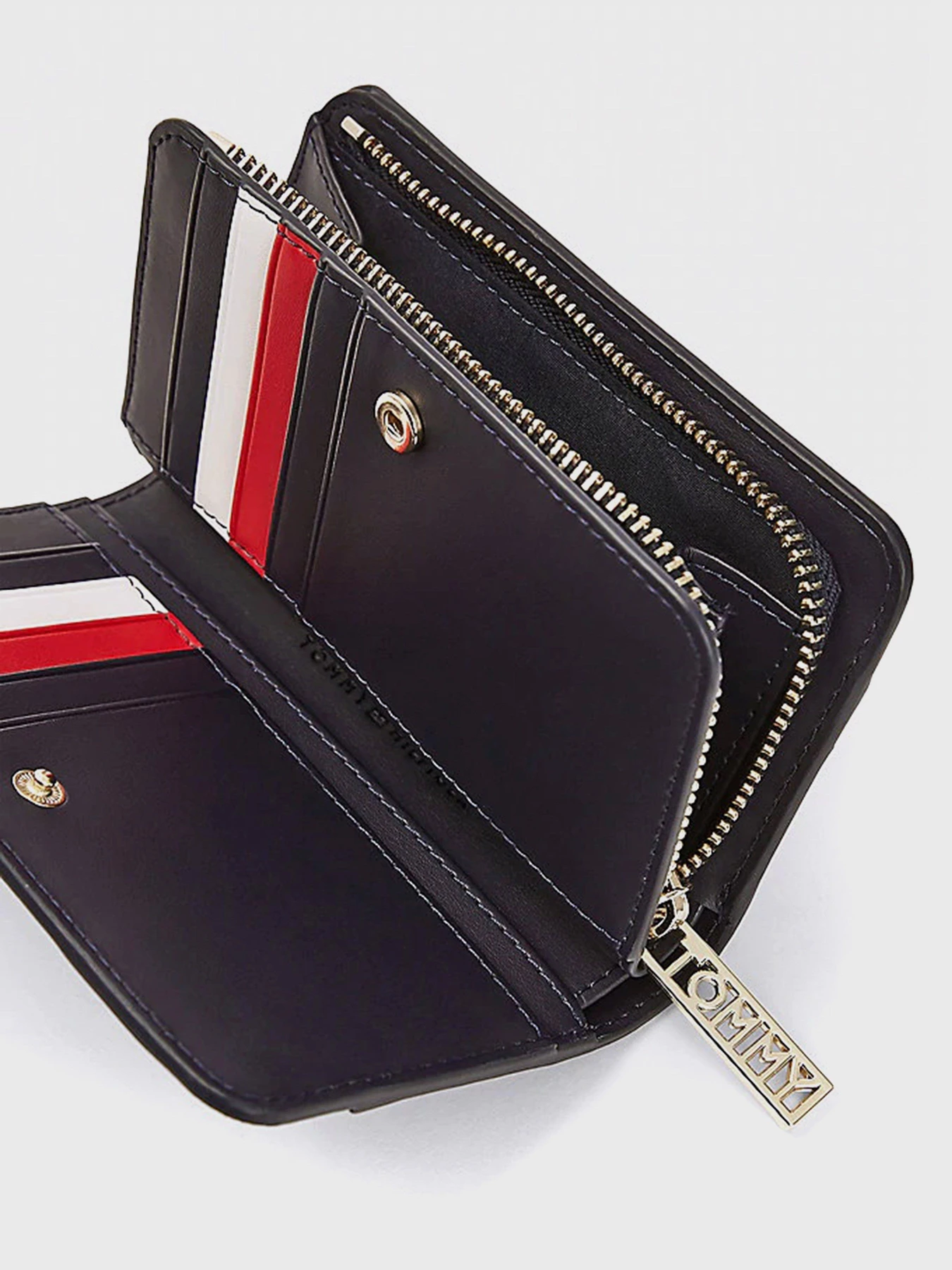 Кошельки Tommy Hilfiger модель AW0AW08894-CJM Кошельки Tommy Hilfiger модель AW0AW08894-CJM Фото