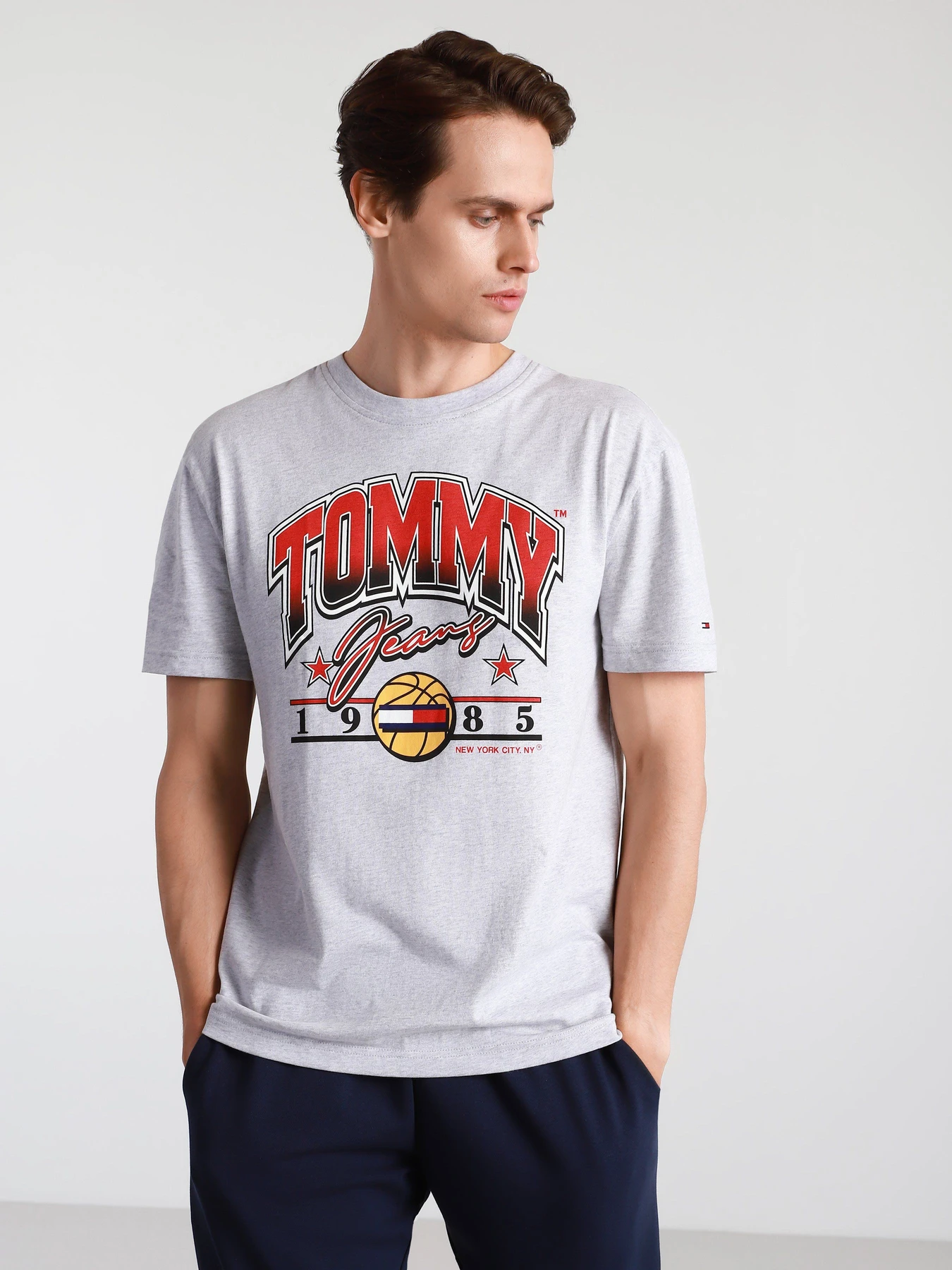 Футболки и поло Tommy Hilfiger модель DM0DM10220-PJ4 Футболки и поло Tommy Hilfiger модель DM0DM10220-PJ4 Фото