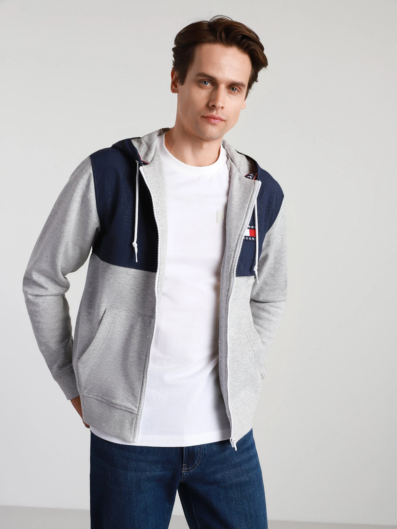 Худі та світшоти Tommy Hilfiger модель DM0DM10717-P01 Худі та світшоти Tommy Hilfiger модель DM0DM10717-P01 Фото