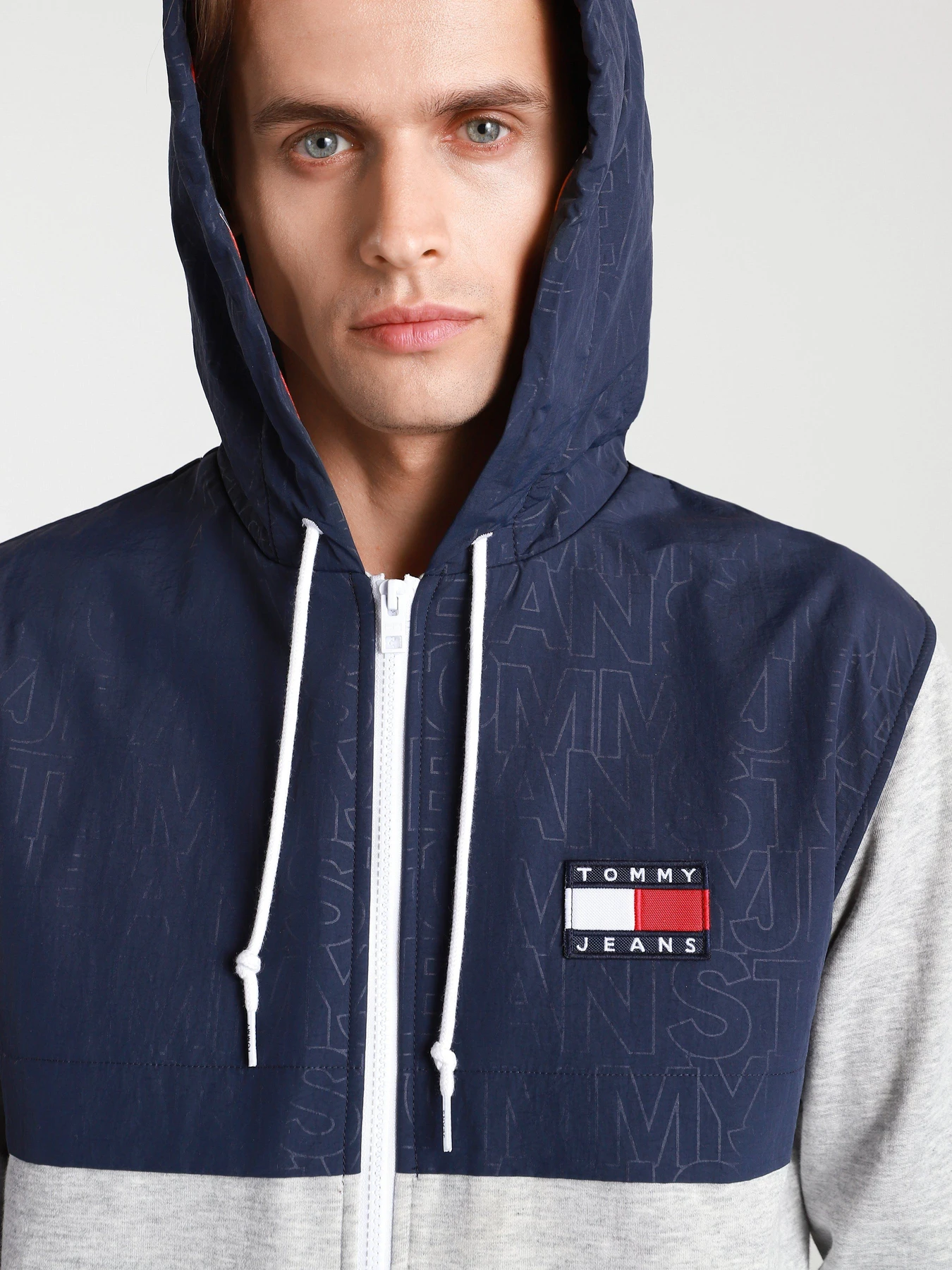 Худі та світшоти Tommy Hilfiger модель DM0DM10717-P01 Худі та світшоти Tommy Hilfiger модель DM0DM10717-P01 Фото