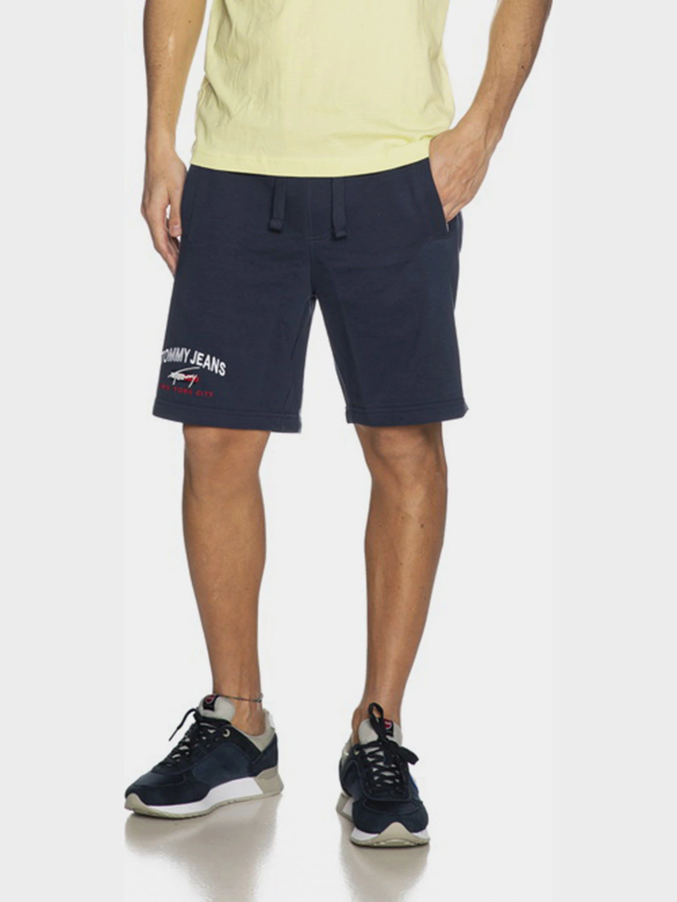 Шорти Tommy Hilfiger модель DM0DM10741-C87 Шорти Tommy Hilfiger модель DM0DM10741-C87 Фото
