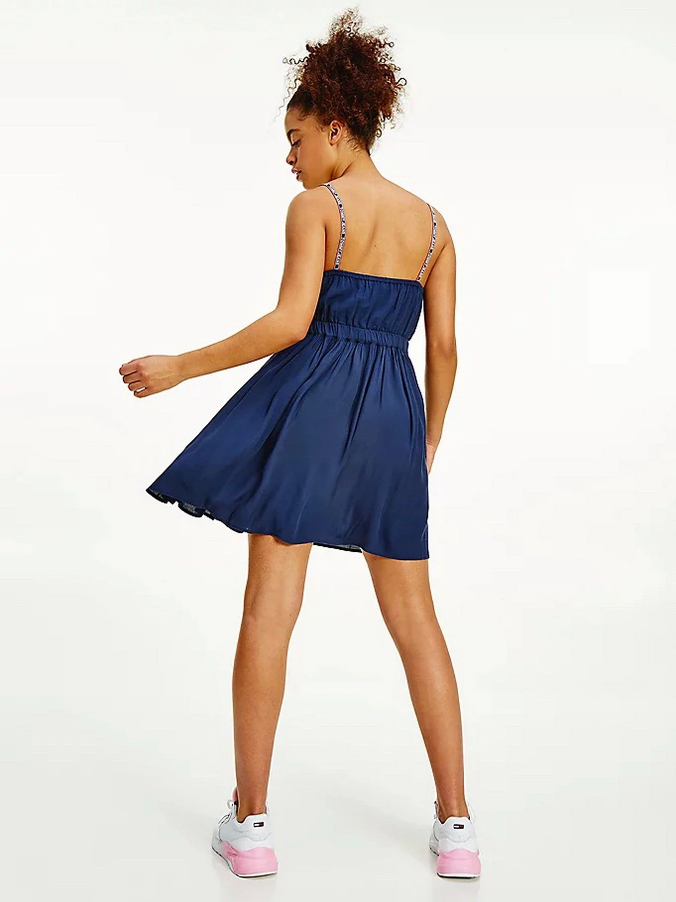 Сукні Tommy Hilfiger ESSENTIAL модель DW0DW09934-C87 Сукні Tommy Hilfiger ESSENTIAL модель DW0DW09934-C87 Фото
