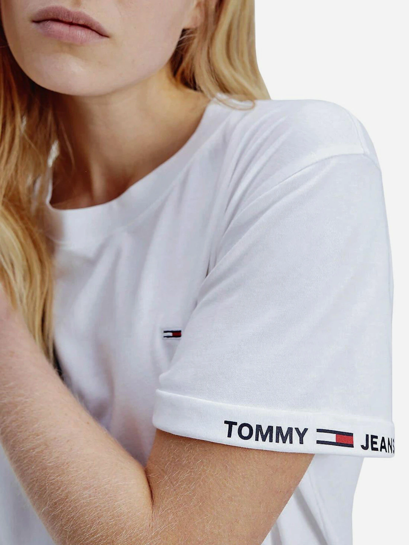 Футболки и поло Tommy Hilfiger модель DW0DW10130-YBR Футболки и поло Tommy Hilfiger модель DW0DW10130-YBR Фото
