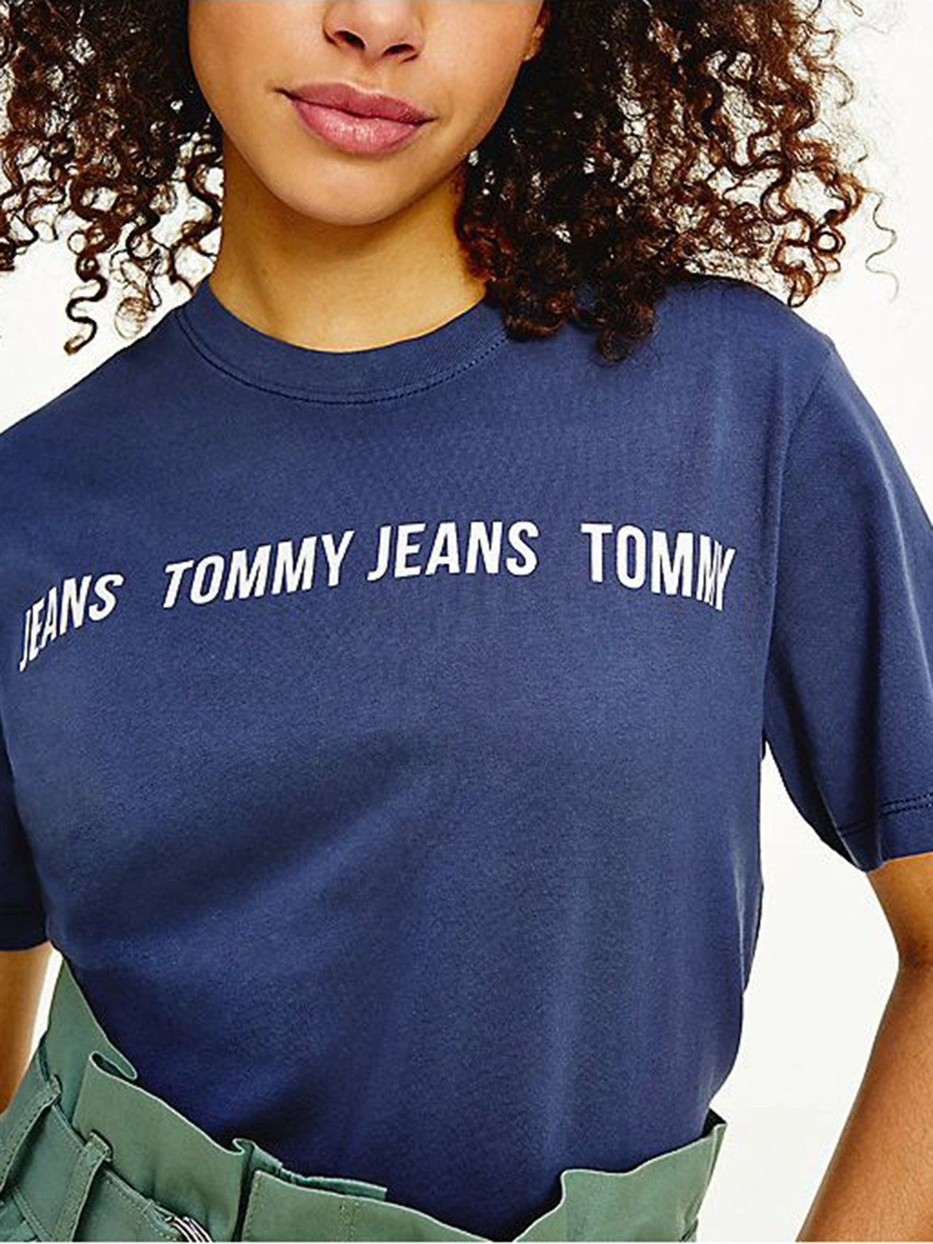 Футболки і поло Tommy Hilfiger модель DW0DW10147-C87 Футболки і поло Tommy Hilfiger модель DW0DW10147-C87 Фото
