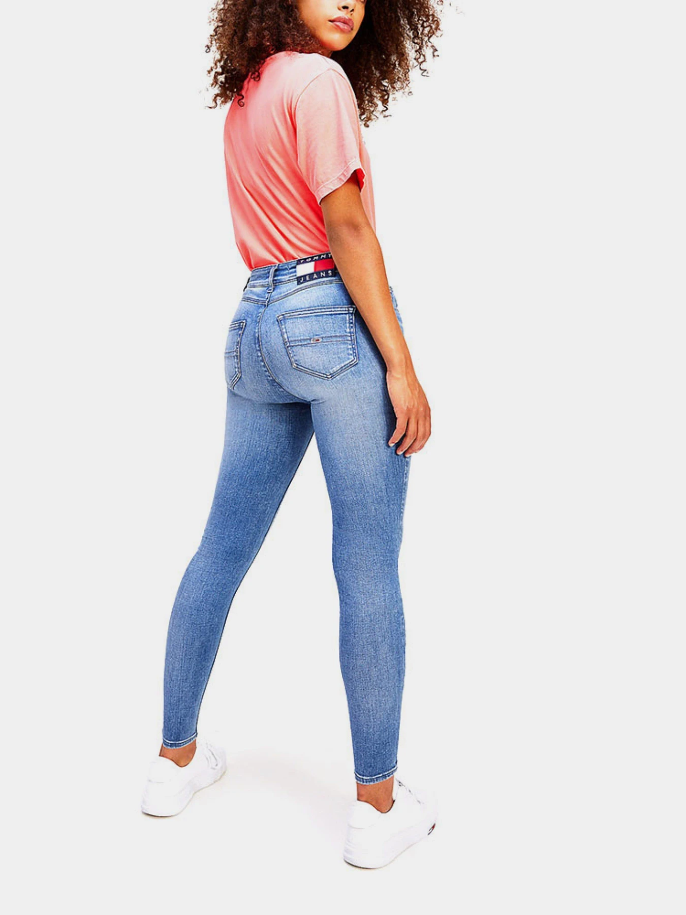 Футболки и поло Tommy Hilfiger модель DW0DW10147-TAA Футболки и поло Tommy Hilfiger модель DW0DW10147-TAA Фото