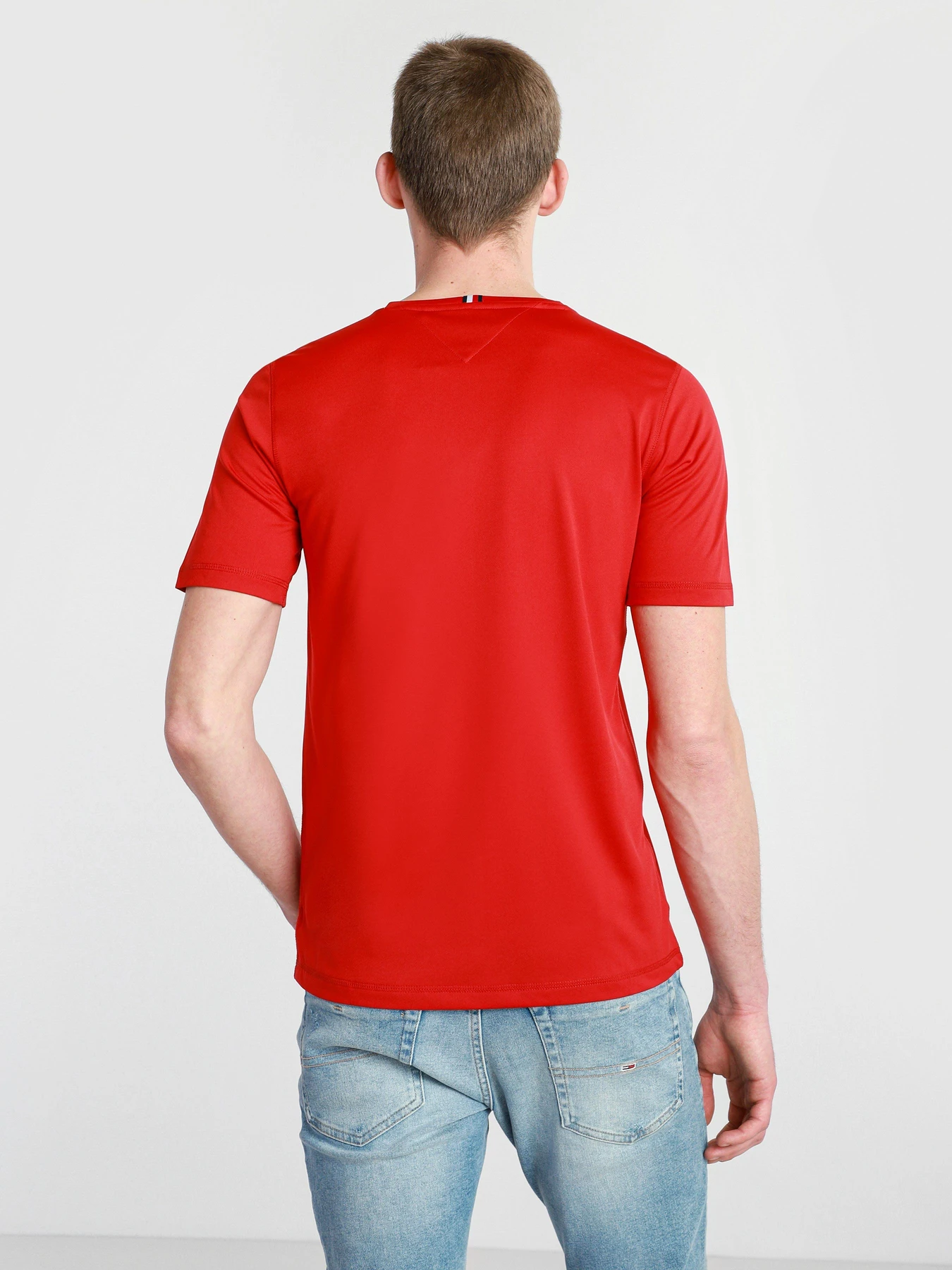 Футболки и поло Tommy Hilfiger модель MW0MW17230-XLG Футболки и поло Tommy Hilfiger модель MW0MW17230-XLG Фото