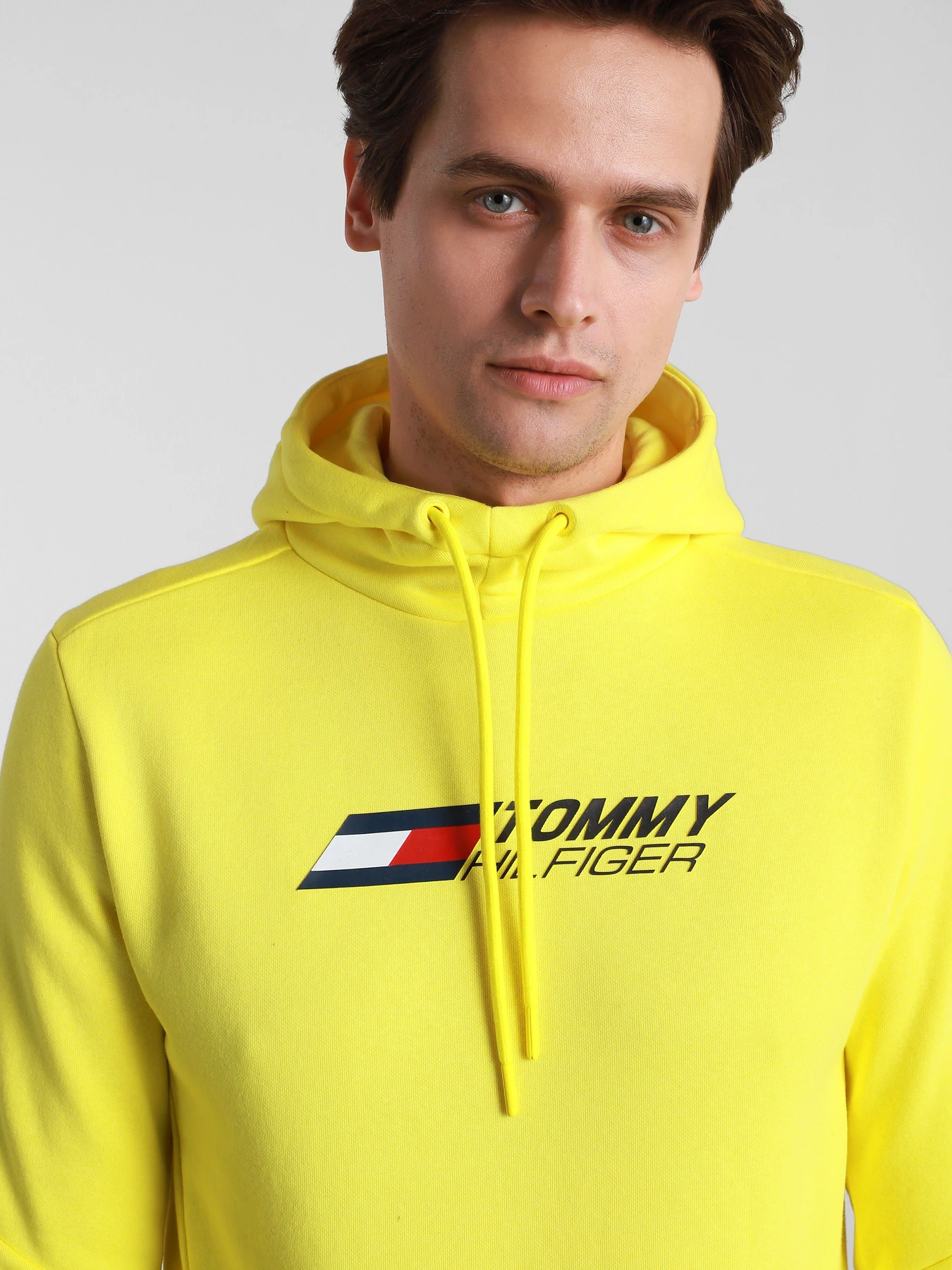 Худи и свитшоты Tommy Hilfiger Cool модель MW0MW17255-ZIK Худи и свитшоты Tommy Hilfiger Cool модель MW0MW17255-ZIK Фото