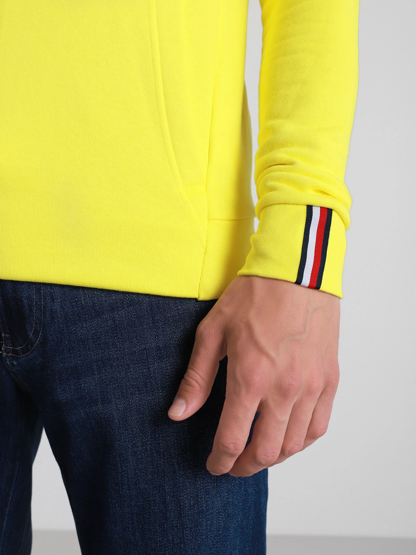 Худи и свитшоты Tommy Hilfiger Cool модель MW0MW17255-ZIK Худи и свитшоты Tommy Hilfiger Cool модель MW0MW17255-ZIK Фото