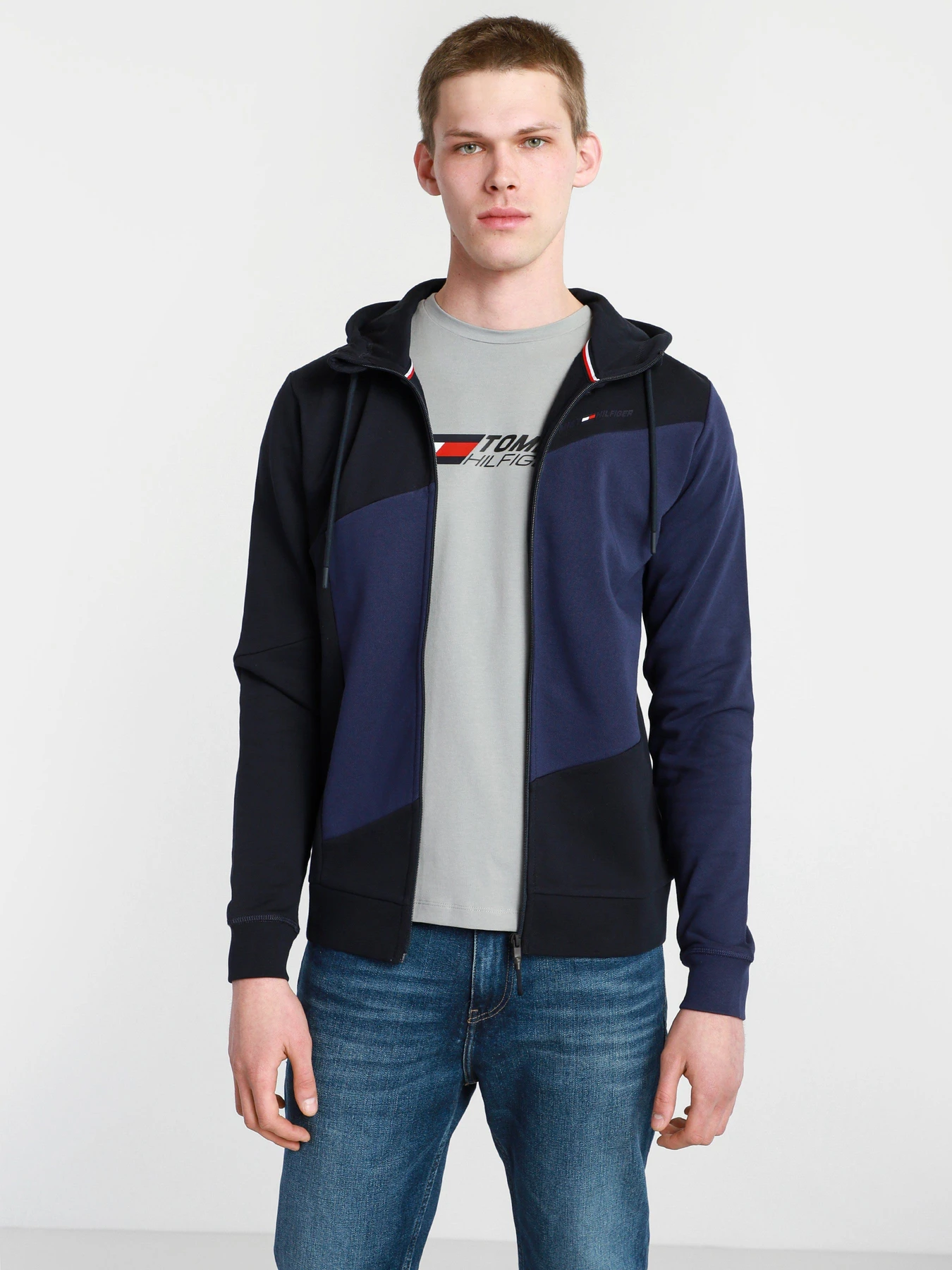 Худі та світшоти Tommy Hilfiger модель MW0MW17279-DY4 Худі та світшоти Tommy Hilfiger модель MW0MW17279-DY4 Фото
