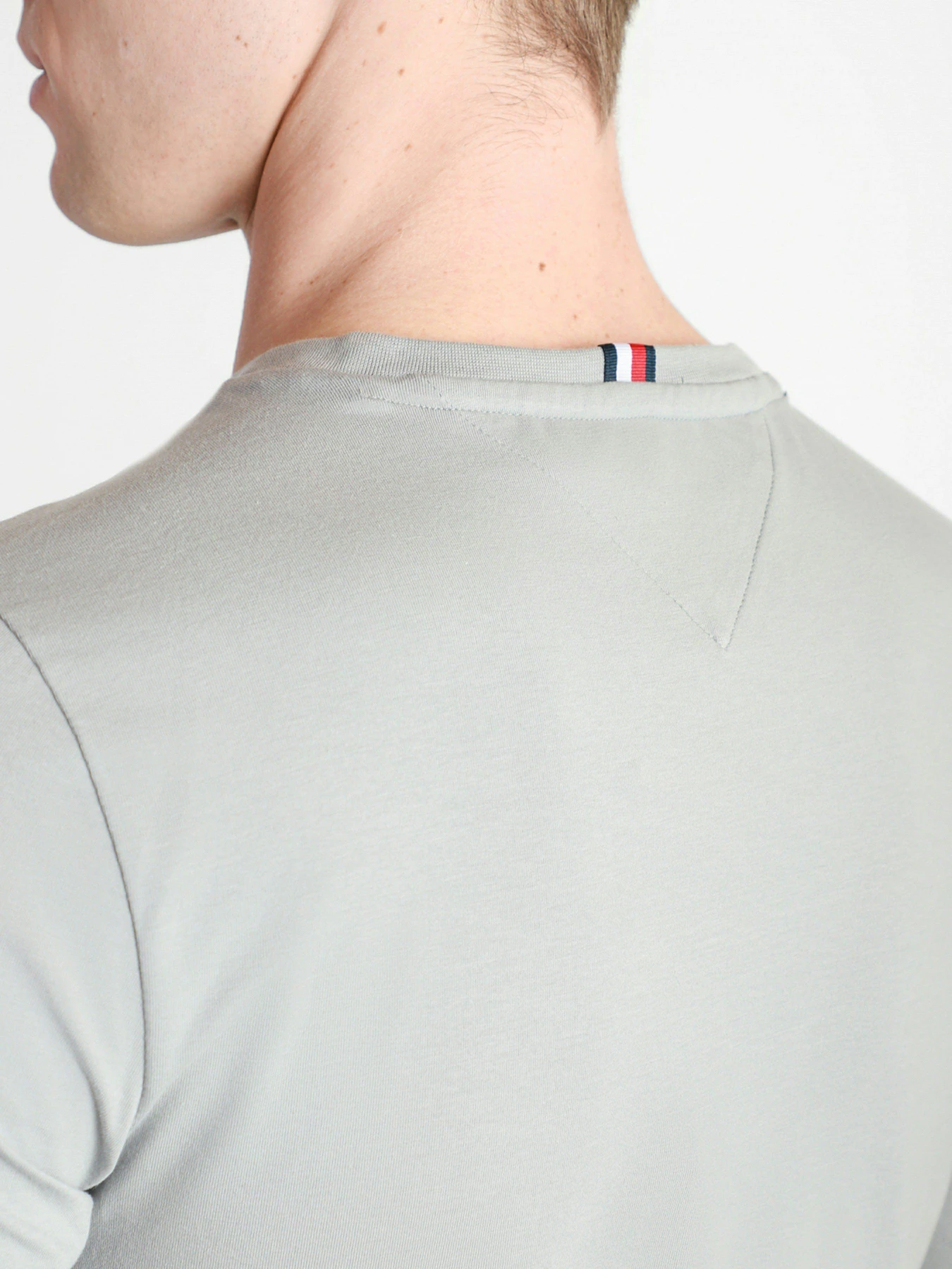 Футболки и поло Tommy Hilfiger модель MW0MW17282-PRT Футболки и поло Tommy Hilfiger модель MW0MW17282-PRT Фото