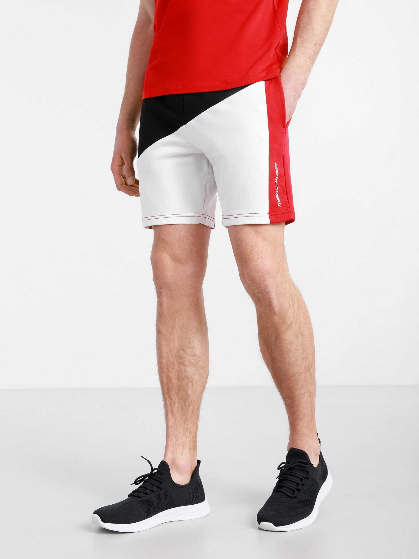 Шорти Tommy Hilfiger модель MW0MW17333-DW5 Шорти Tommy Hilfiger модель MW0MW17333-DW5 Фото