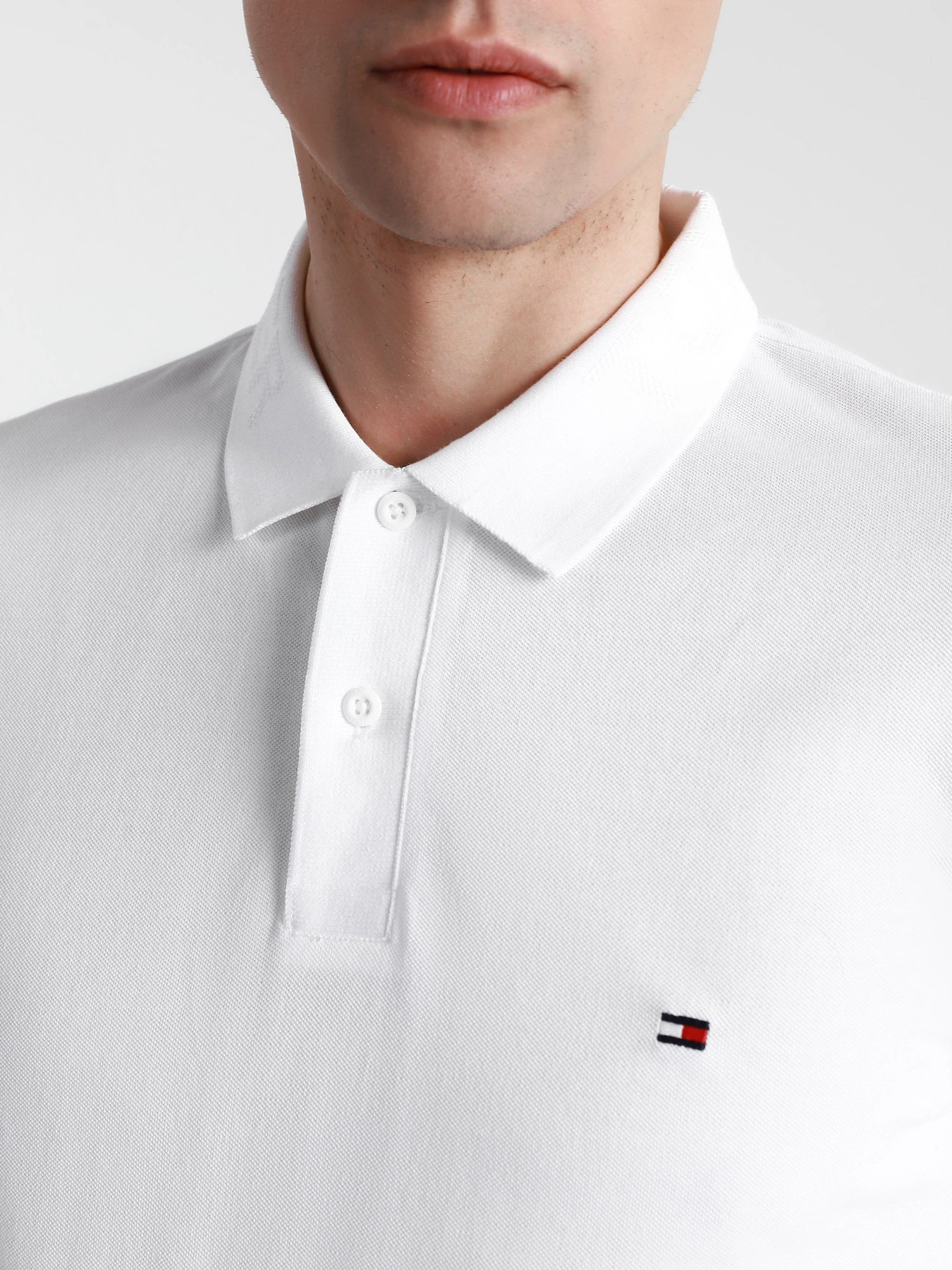 Футболки и поло Tommy Hilfiger модель MW0MW17805-YBR Футболки и поло Tommy Hilfiger модель MW0MW17805-YBR Фото
