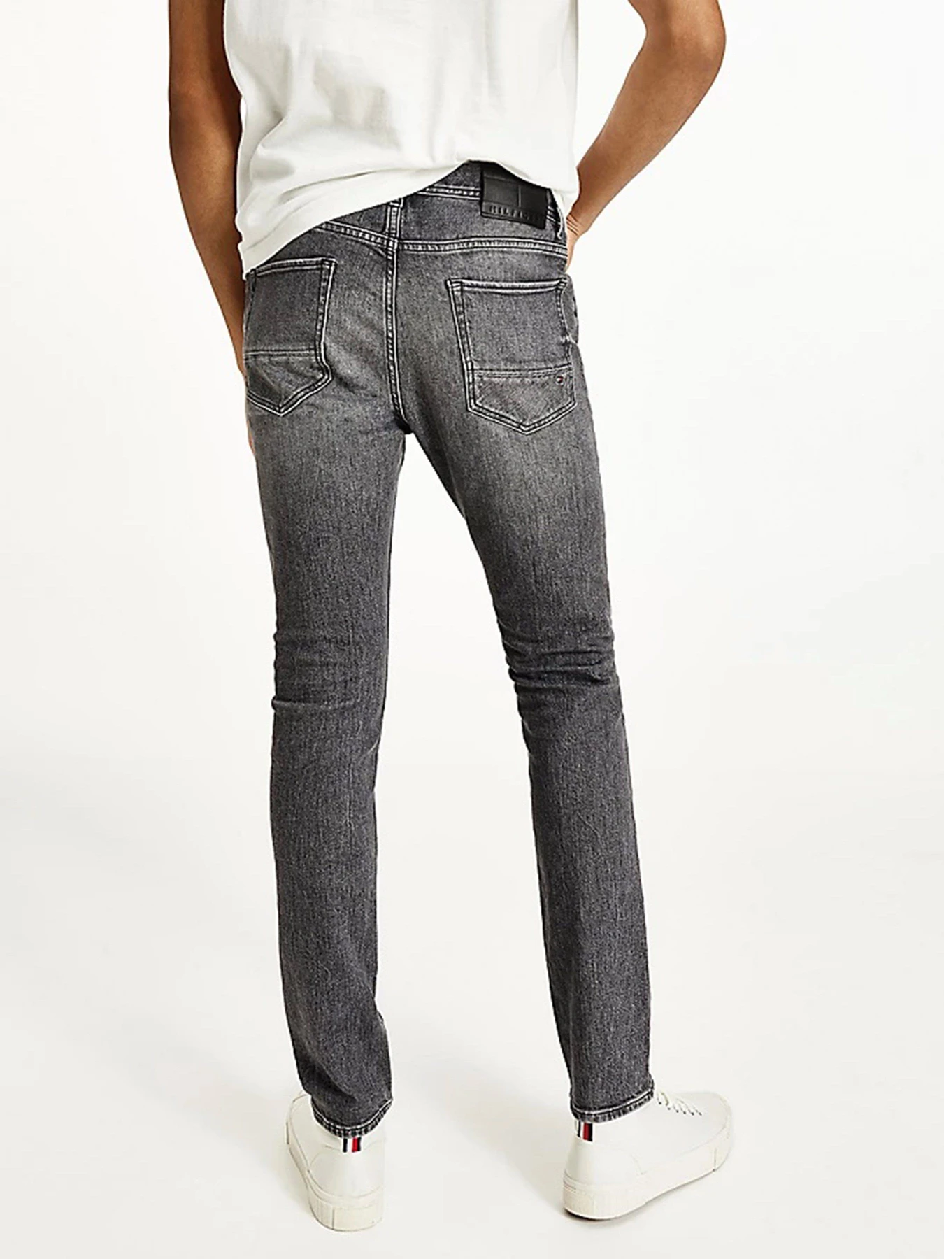 Джинси Tommy Hilfiger BLEECKER Slim модель MW0MW18032-1B2 Джинси Tommy Hilfiger BLEECKER Slim модель MW0MW18032-1B2 Фото