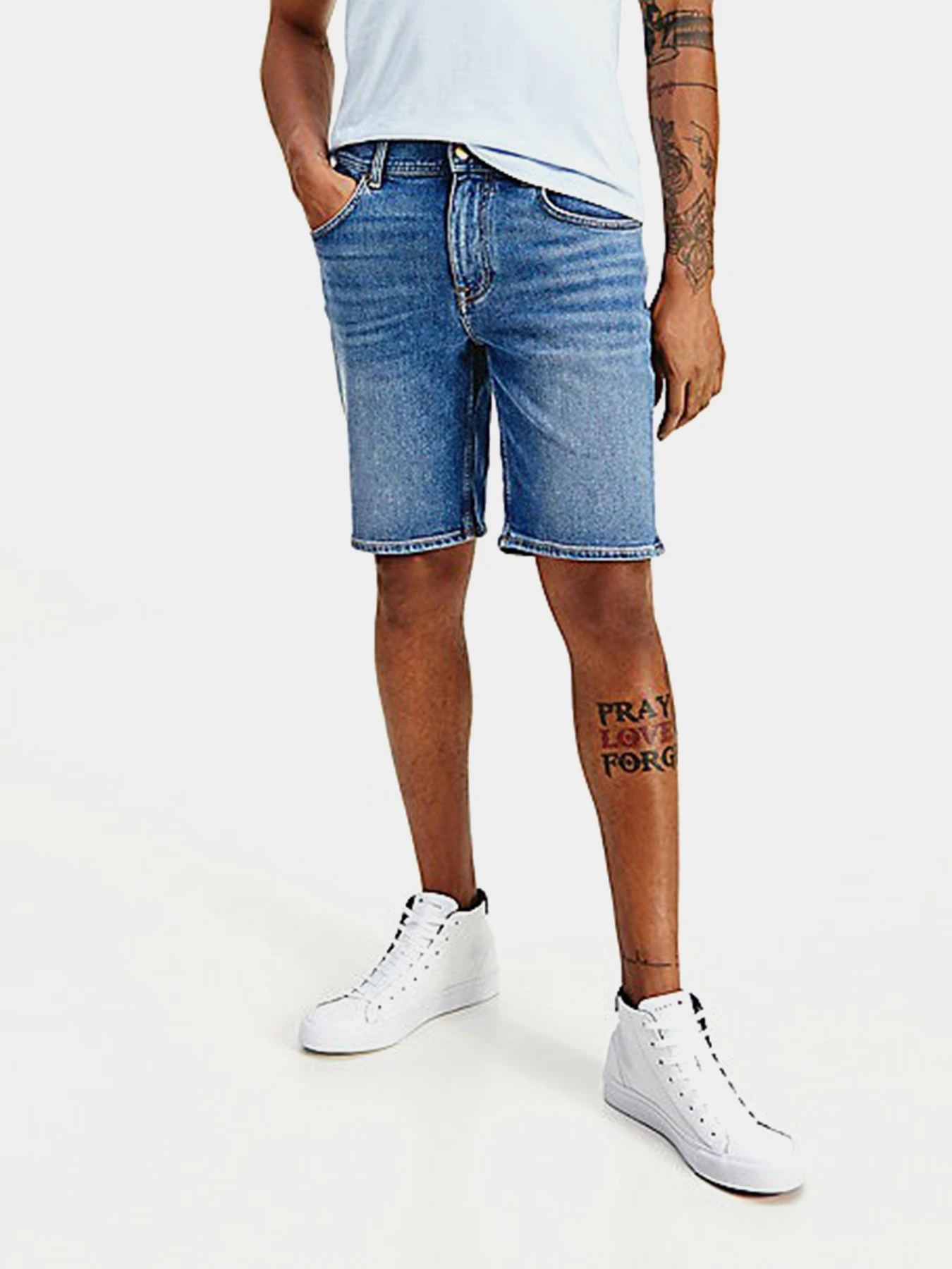 Шорти Tommy Hilfiger Brooklyn модель MW0MW18035-1A9 Шорти Tommy Hilfiger Brooklyn модель MW0MW18035-1A9 Фото