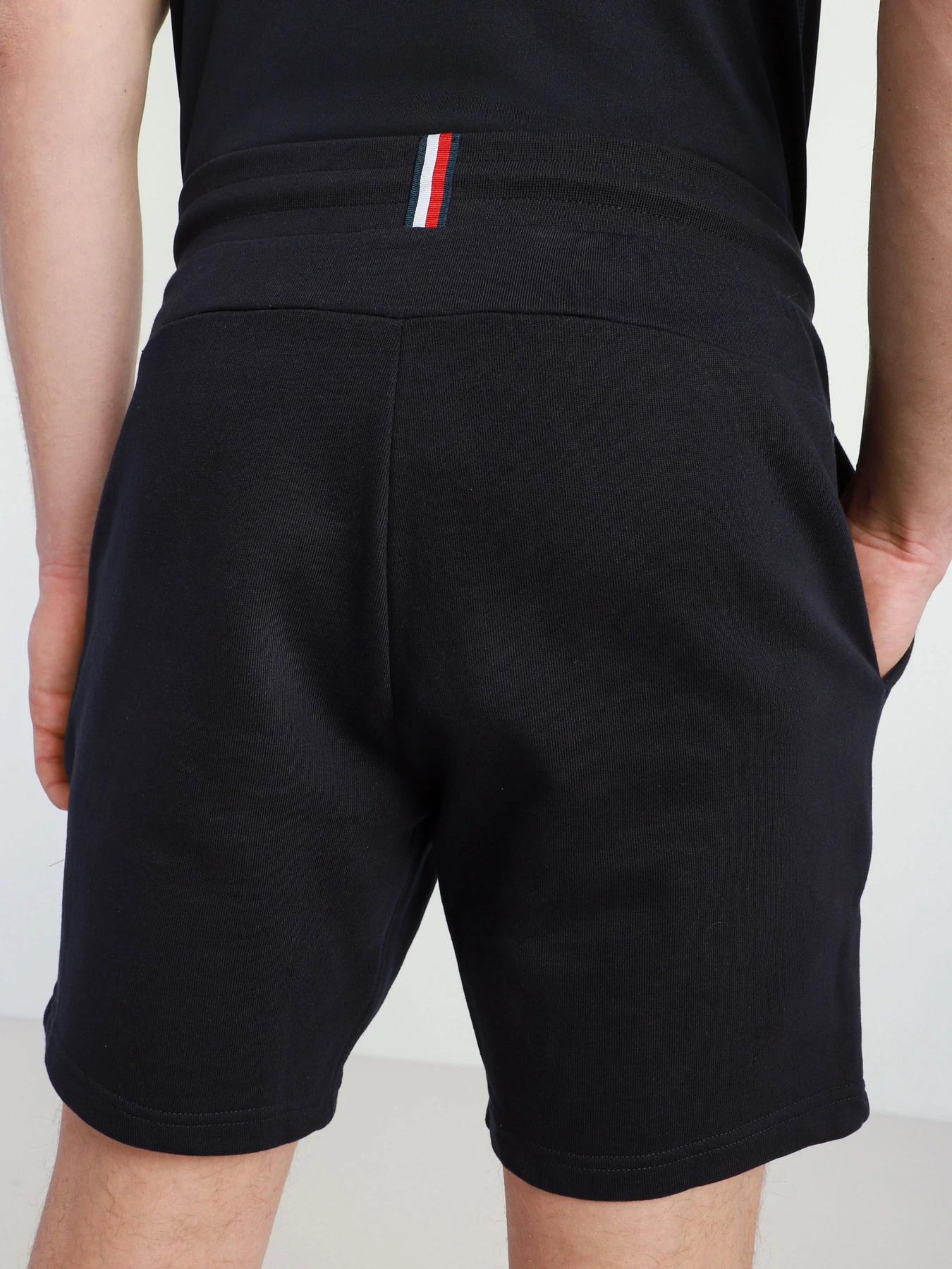 Шорти Tommy Hilfiger модель MW0MW18461-DW5 Шорти Tommy Hilfiger модель MW0MW18461-DW5 Фото