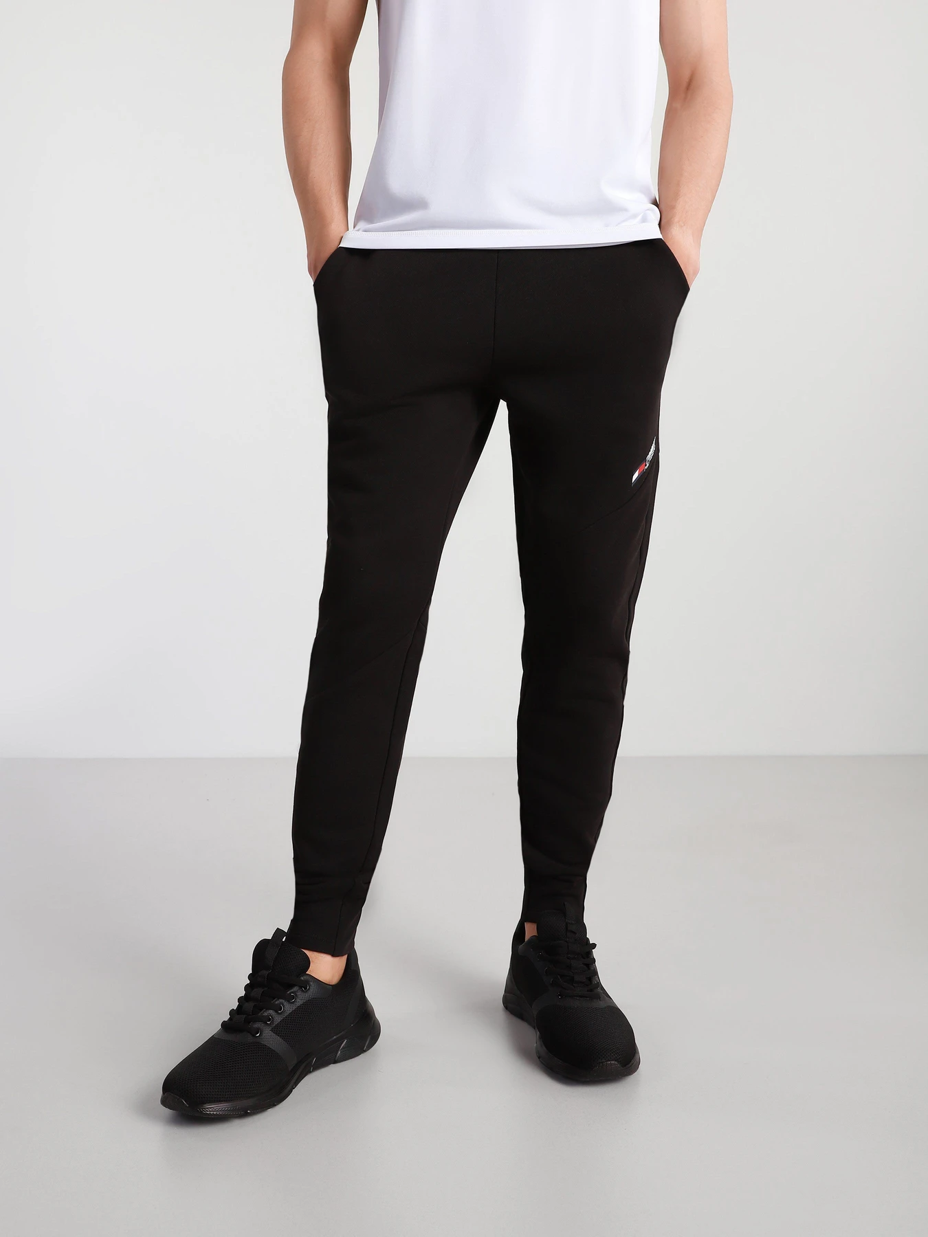 Брюки Tommy Hilfiger модель MW0MW18462-BDS Брюки Tommy Hilfiger модель MW0MW18462-BDS Фото