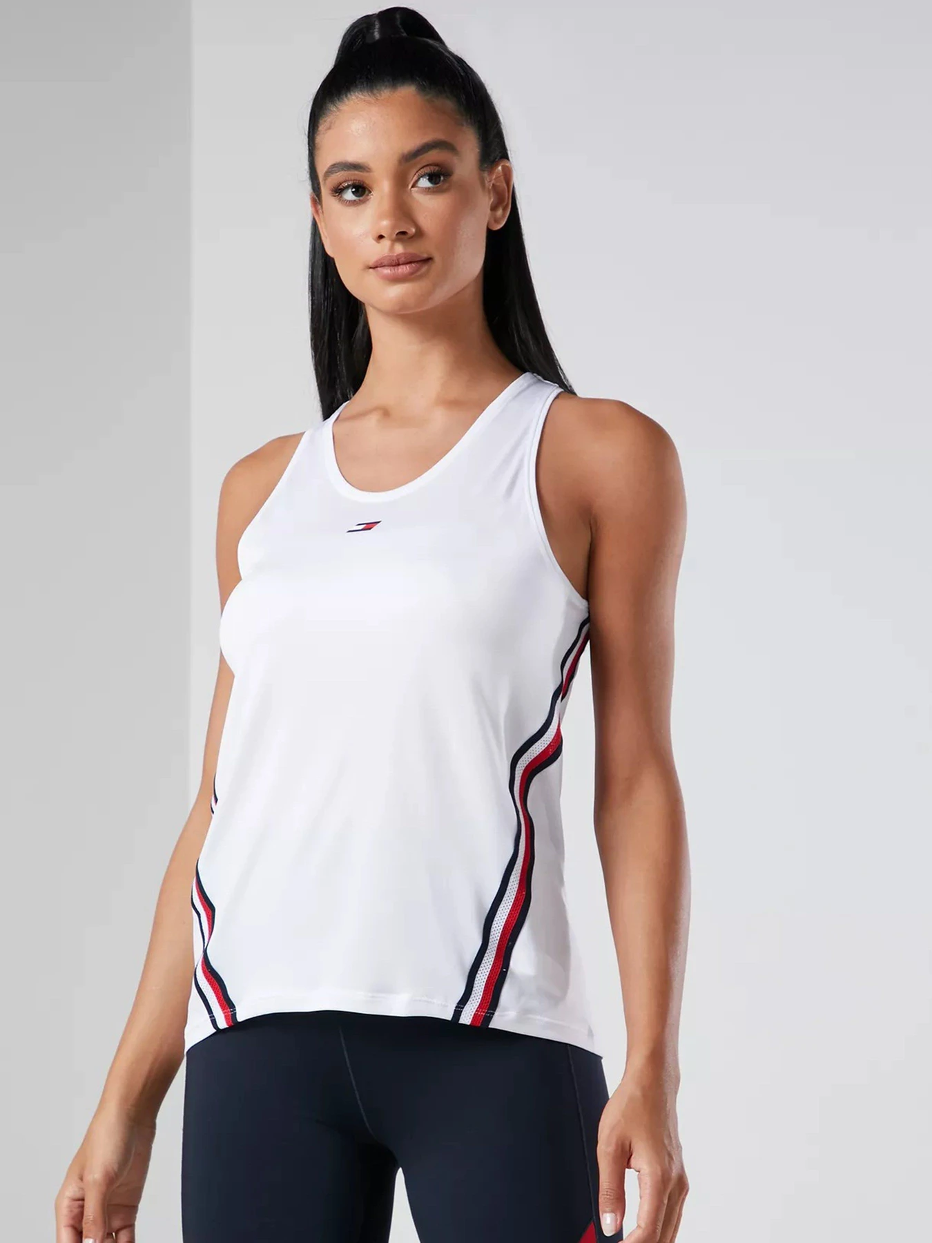 Одежда для дома и сна Tommy Hilfiger ESSENTIAL модель S10S100961-YCF Одежда для дома и сна Tommy Hilfiger ESSENTIAL модель S10S100961-YCF Фото