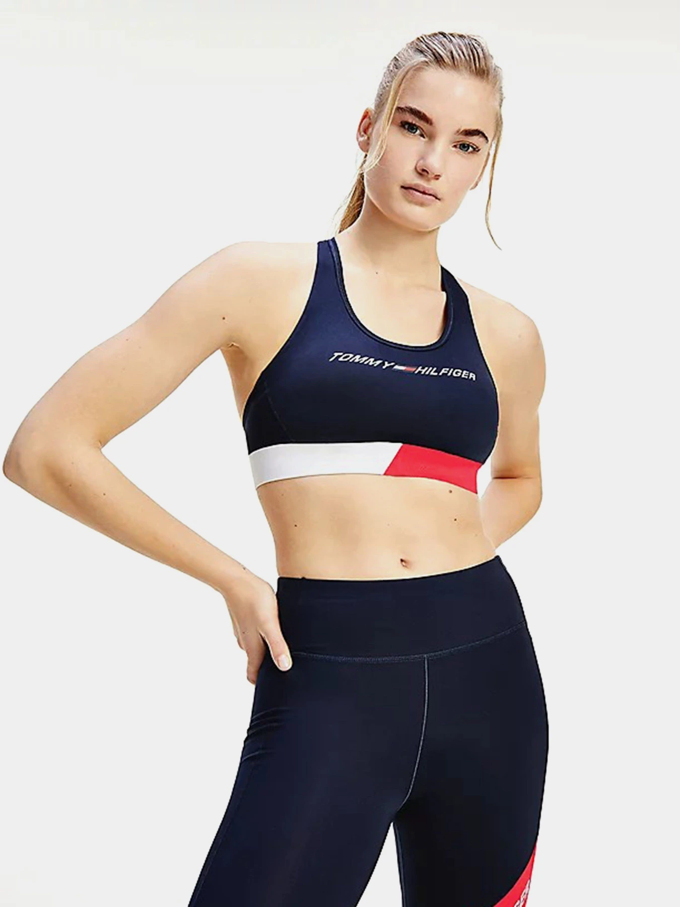 Футболки і поло Tommy Hilfiger модель S10S100972-DW5 Фото