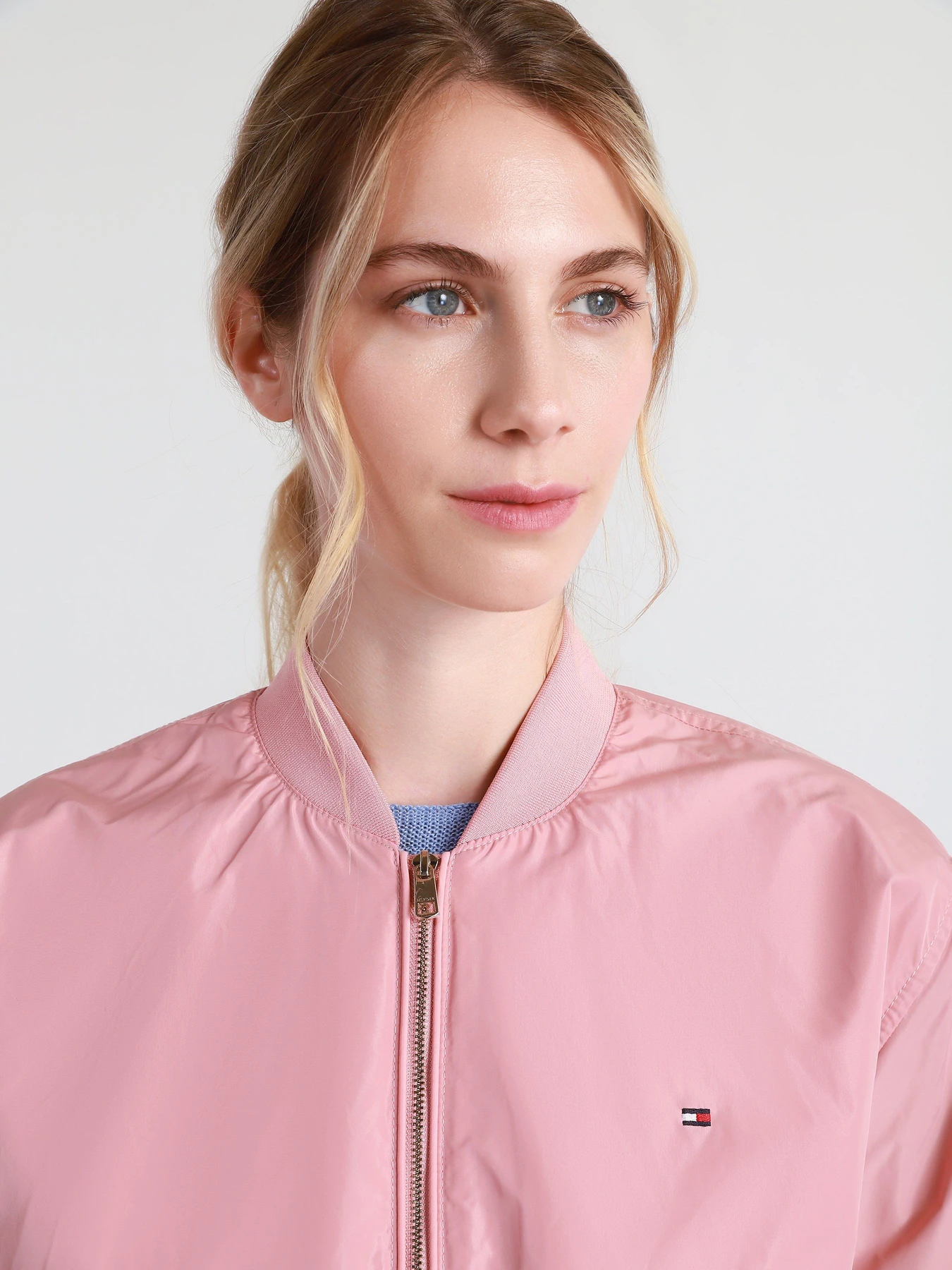 Куртки та дублянки Tommy Hilfiger модель WW0WW30161-TQS Куртки та дублянки Tommy Hilfiger модель WW0WW30161-TQS Фото