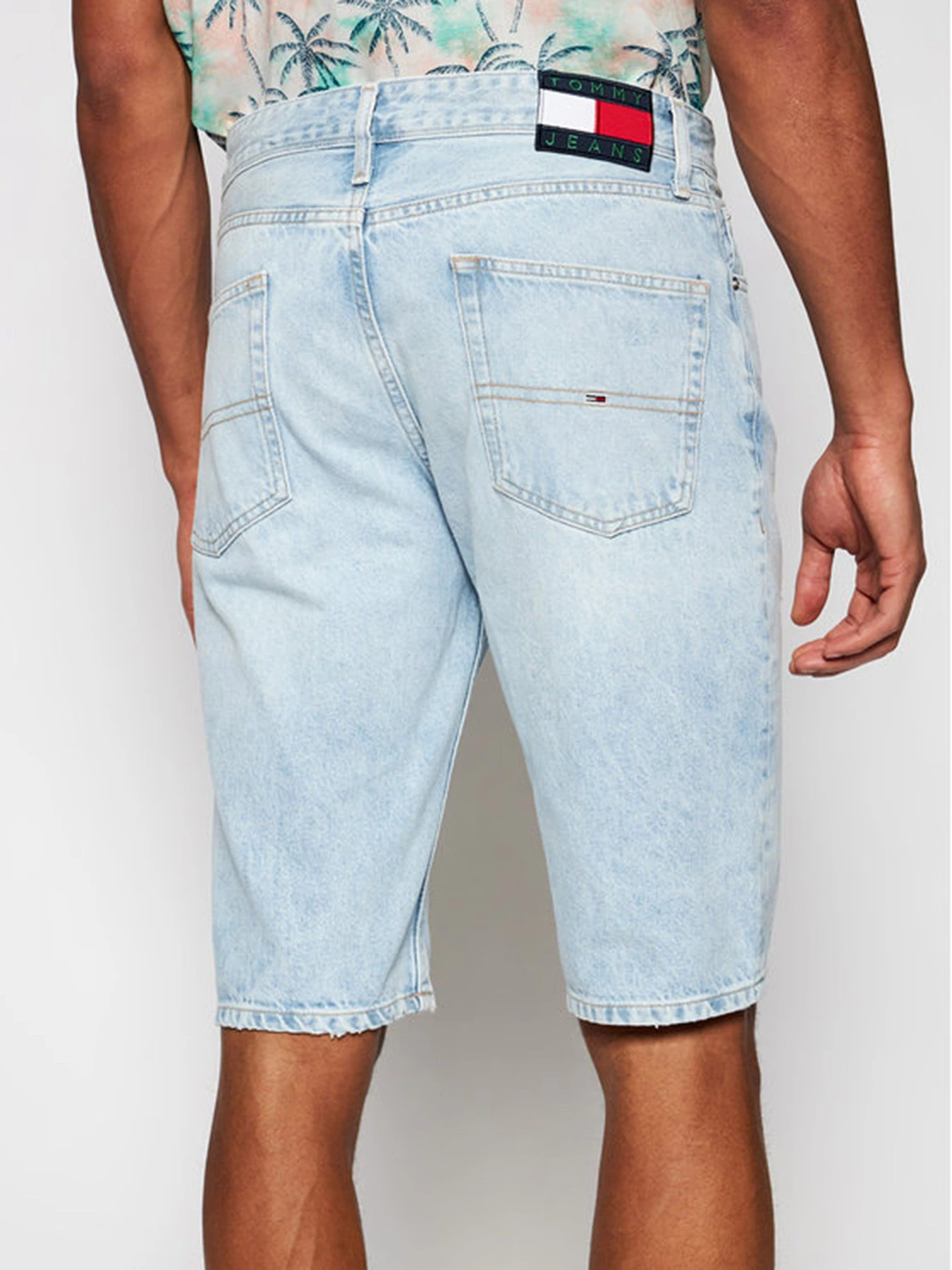 Шорти Tommy Hilfiger ETHAN модель DM0DM10305-1AB Шорти Tommy Hilfiger ETHAN модель DM0DM10305-1AB Фото