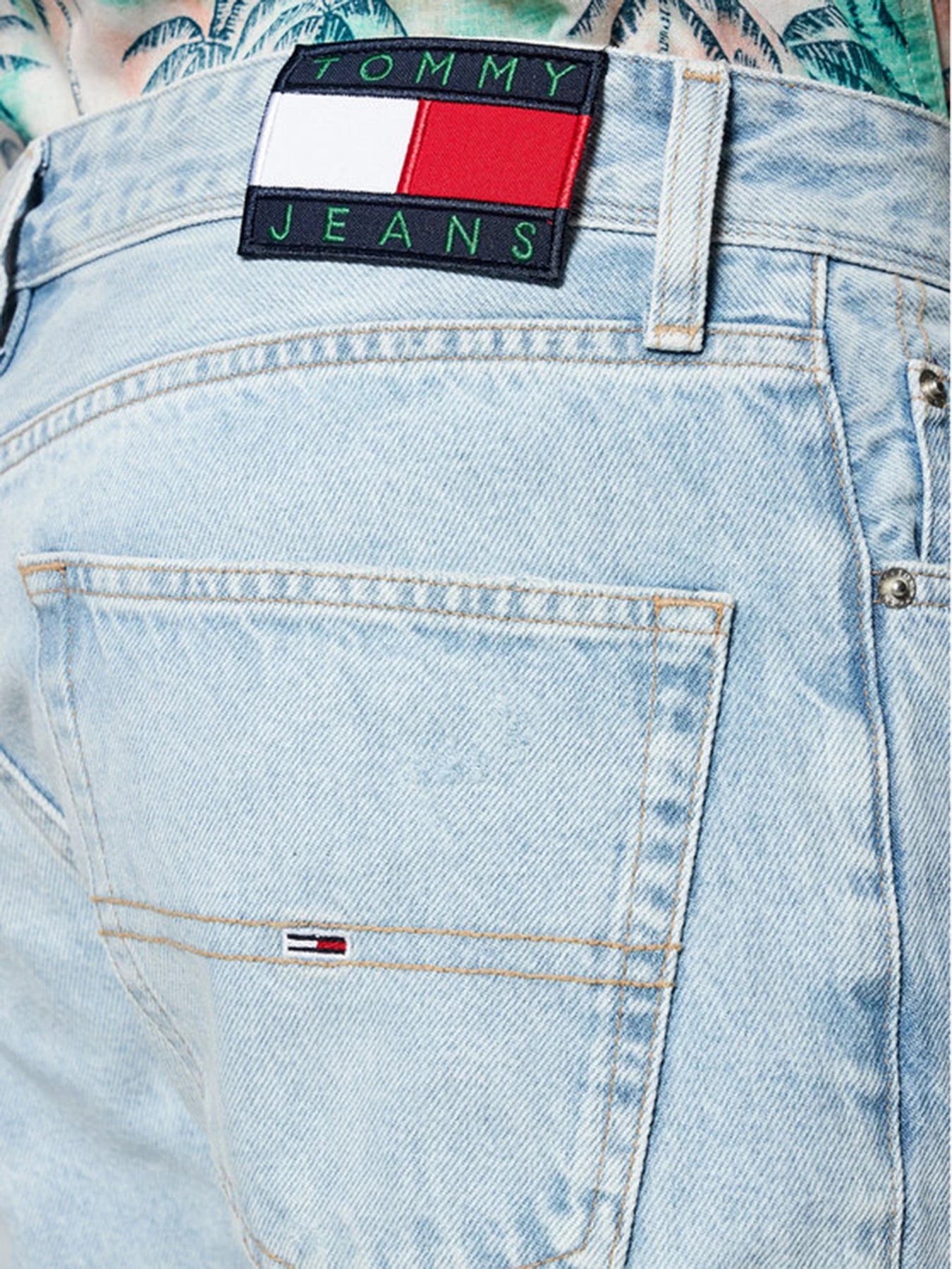 Шорти Tommy Hilfiger ETHAN модель DM0DM10305-1AB Шорти Tommy Hilfiger ETHAN модель DM0DM10305-1AB Фото
