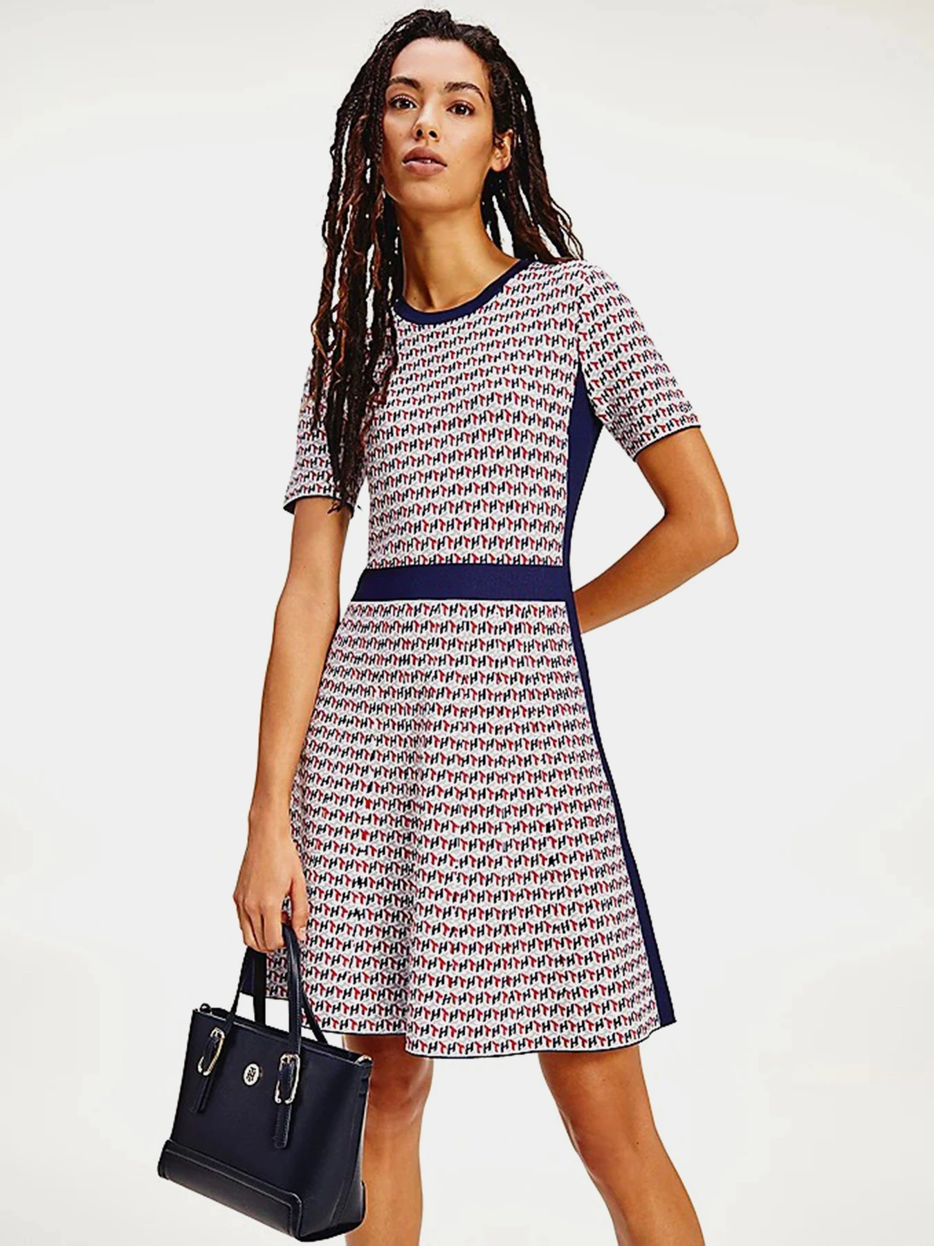 Платья Tommy Hilfiger модель WW0WW30338-0KQ Платья Tommy Hilfiger модель WW0WW30338-0KQ Фото