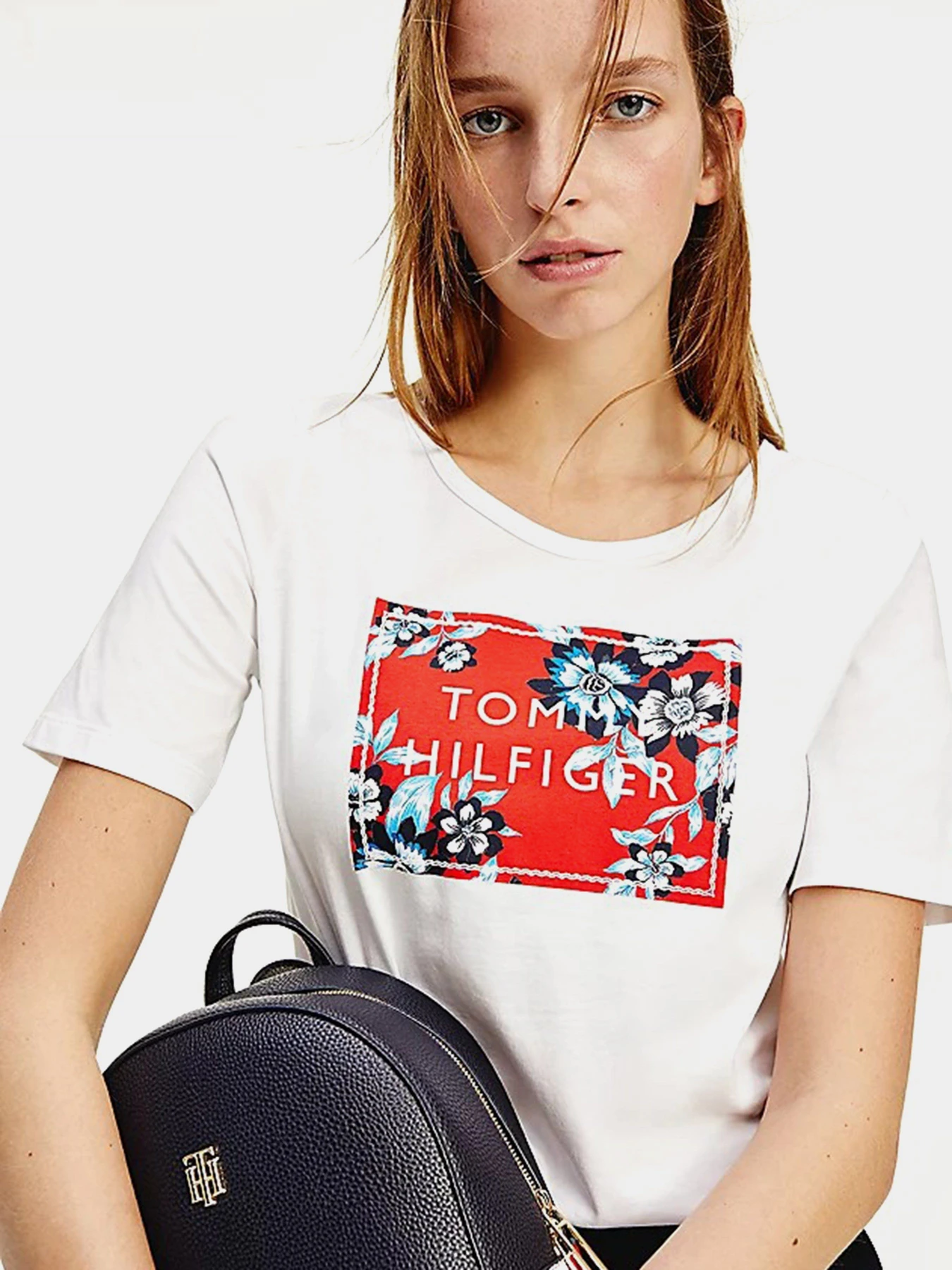 Футболки и поло Tommy Hilfiger модель WW0WW30654-YBR Футболки и поло Tommy Hilfiger модель WW0WW30654-YBR Фото