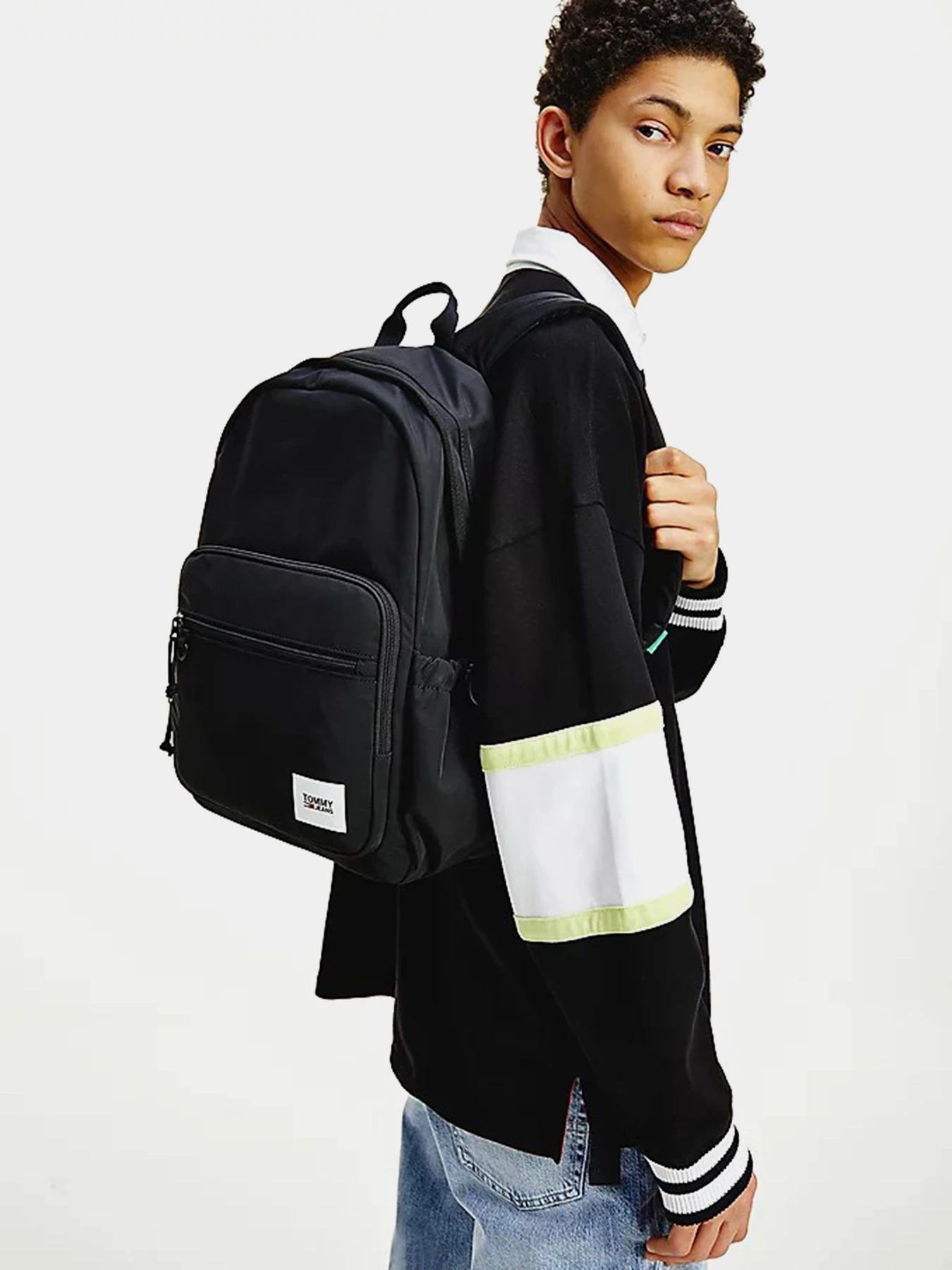 Рюкзаки Tommy Hilfiger модель AM0AM07136-BDS Рюкзаки Tommy Hilfiger модель AM0AM07136-BDS Фото