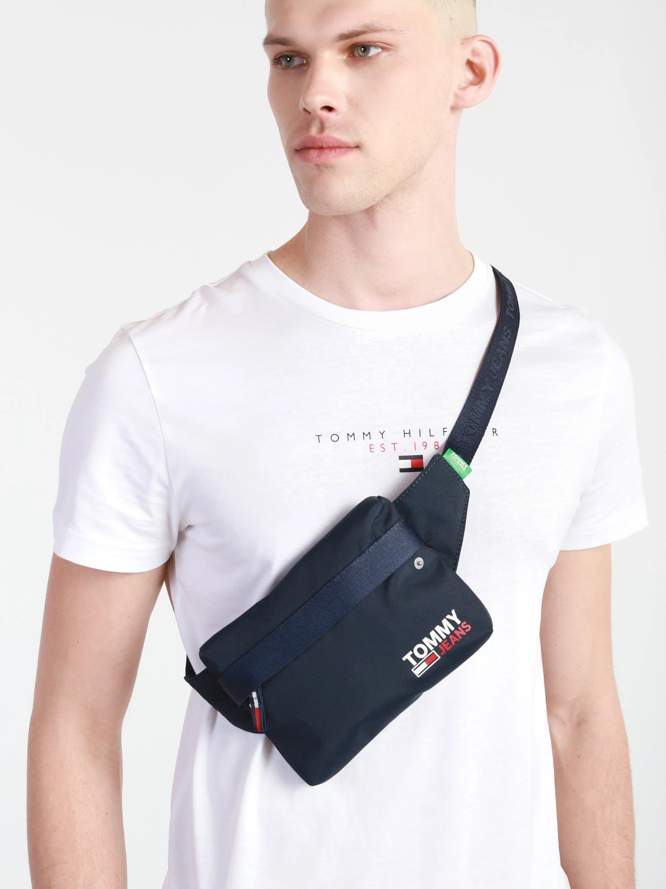 Сумки Tommy Hilfiger модель AM0AM07146-C87 Сумки Tommy Hilfiger модель AM0AM07146-C87 Фото