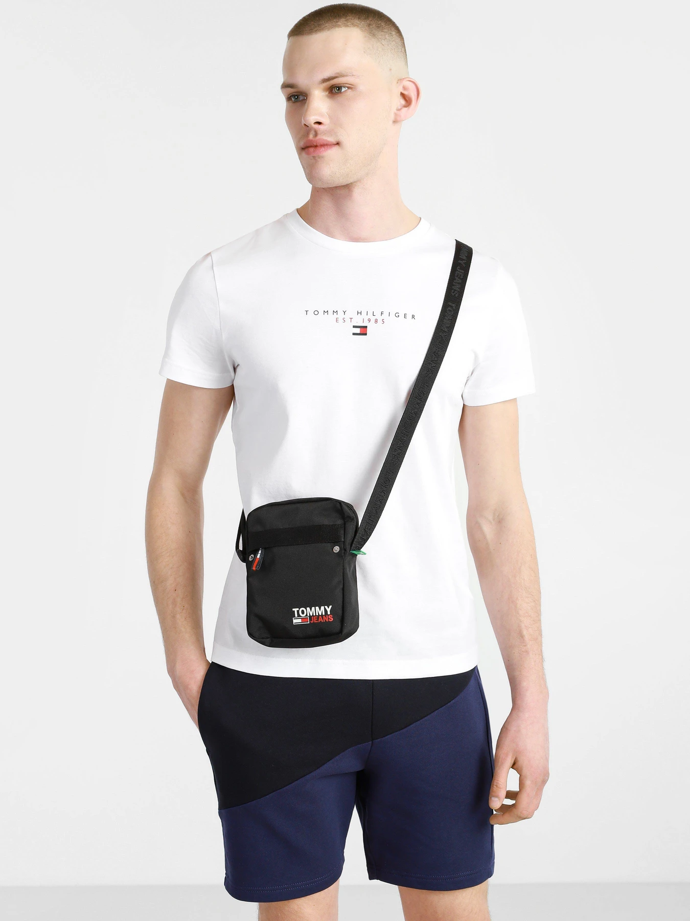 Сумки Tommy Hilfiger модель AM0AM07147-BDS Сумки Tommy Hilfiger модель AM0AM07147-BDS Фото