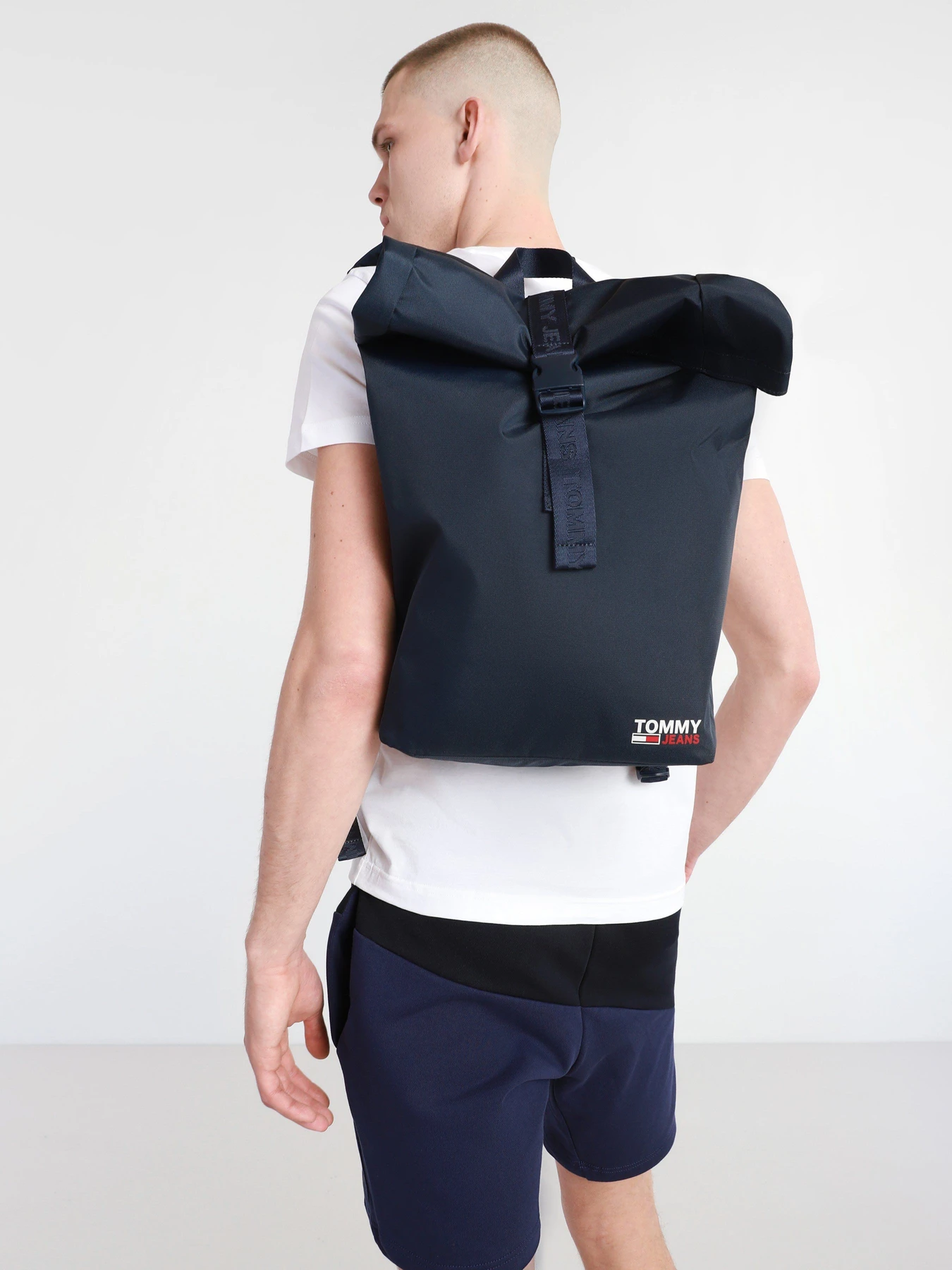 Рюкзаки Tommy Hilfiger модель AM0AM07149-C87 Рюкзаки Tommy Hilfiger модель AM0AM07149-C87 Фото